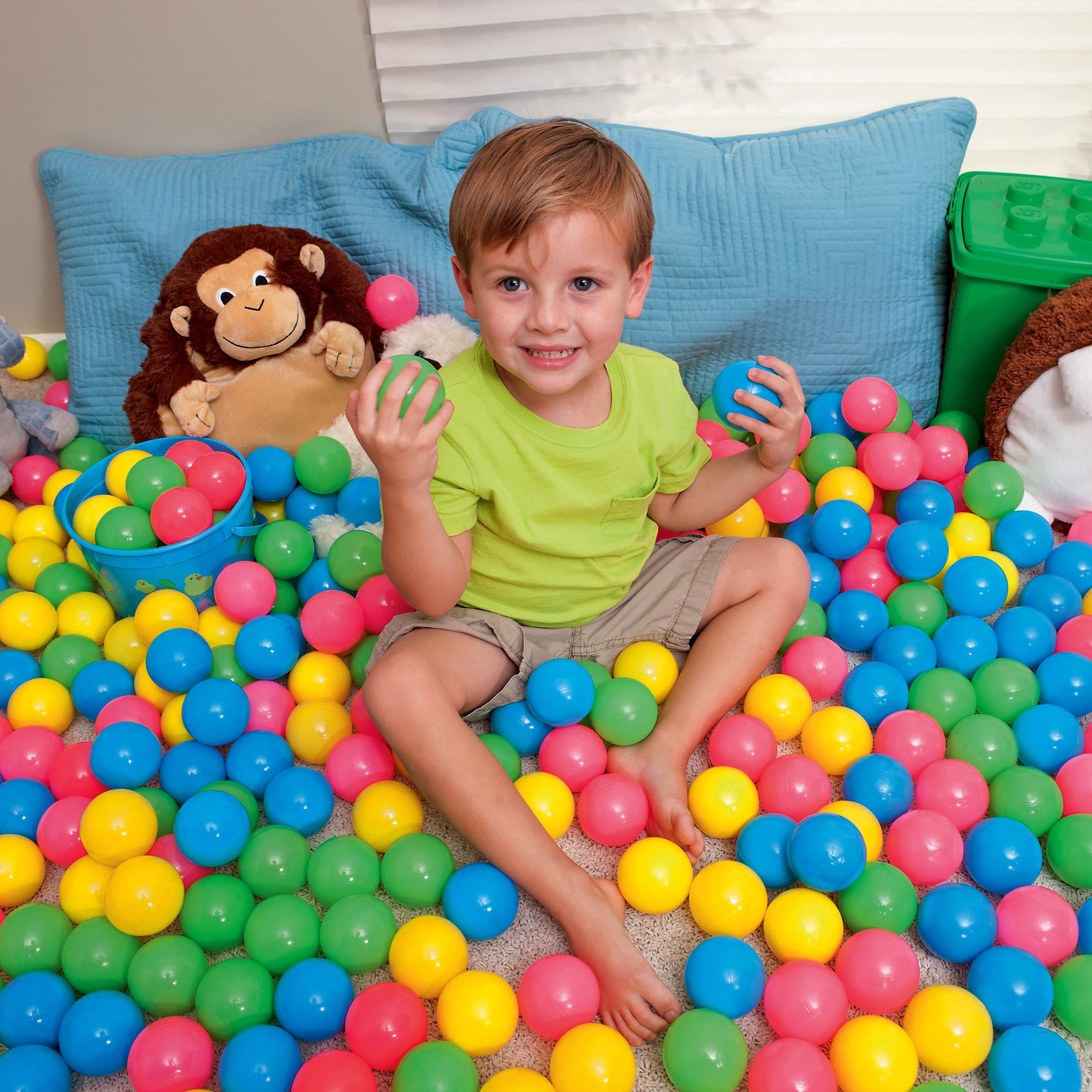 Bestway 93510E Plastic Play Balls for Kids 12 Months to 5 Years Old (200 Count)