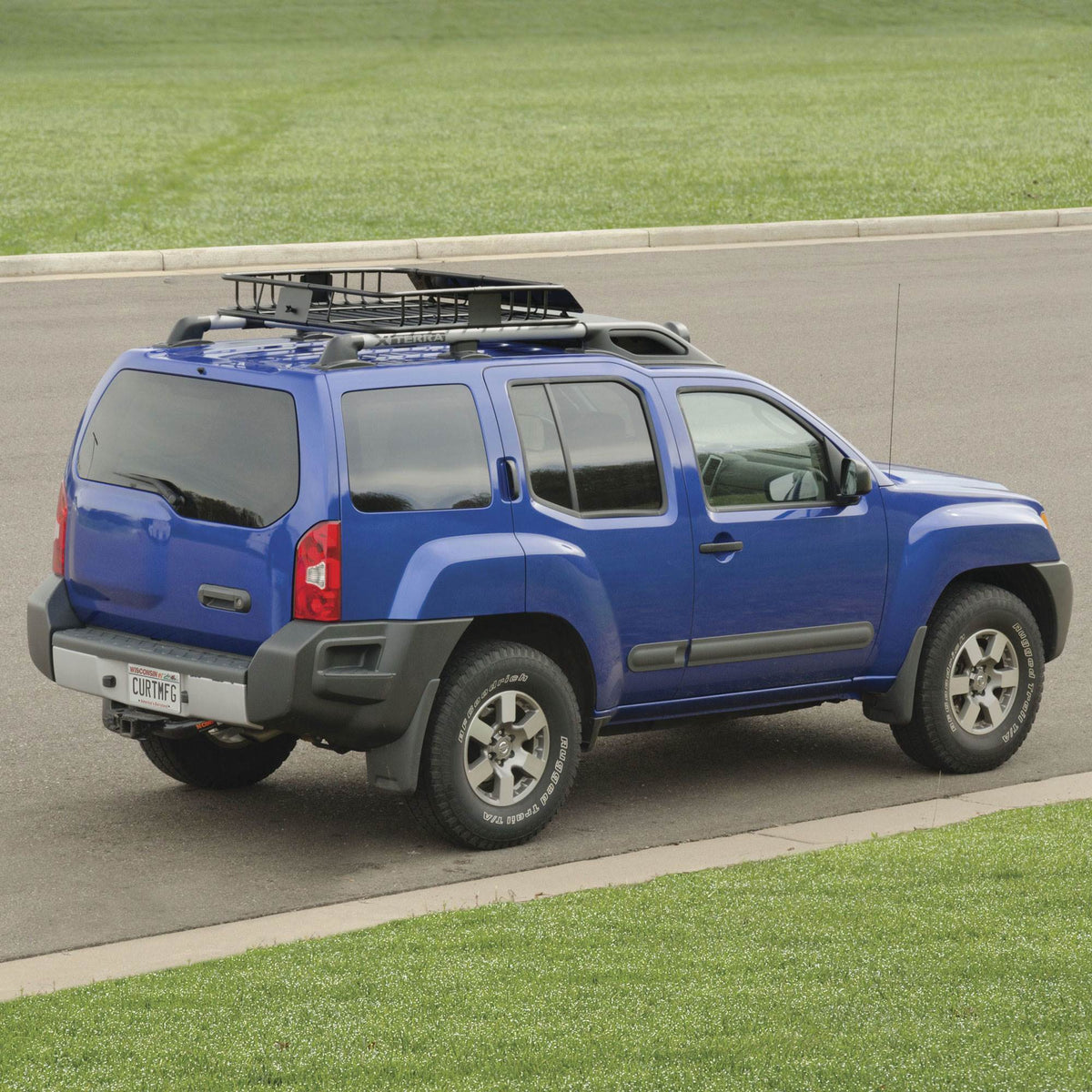 CURT 41.5 x 37" Vehicle Rooftop Crossbar Cargo Carrier Rack Basket, Black (Used)