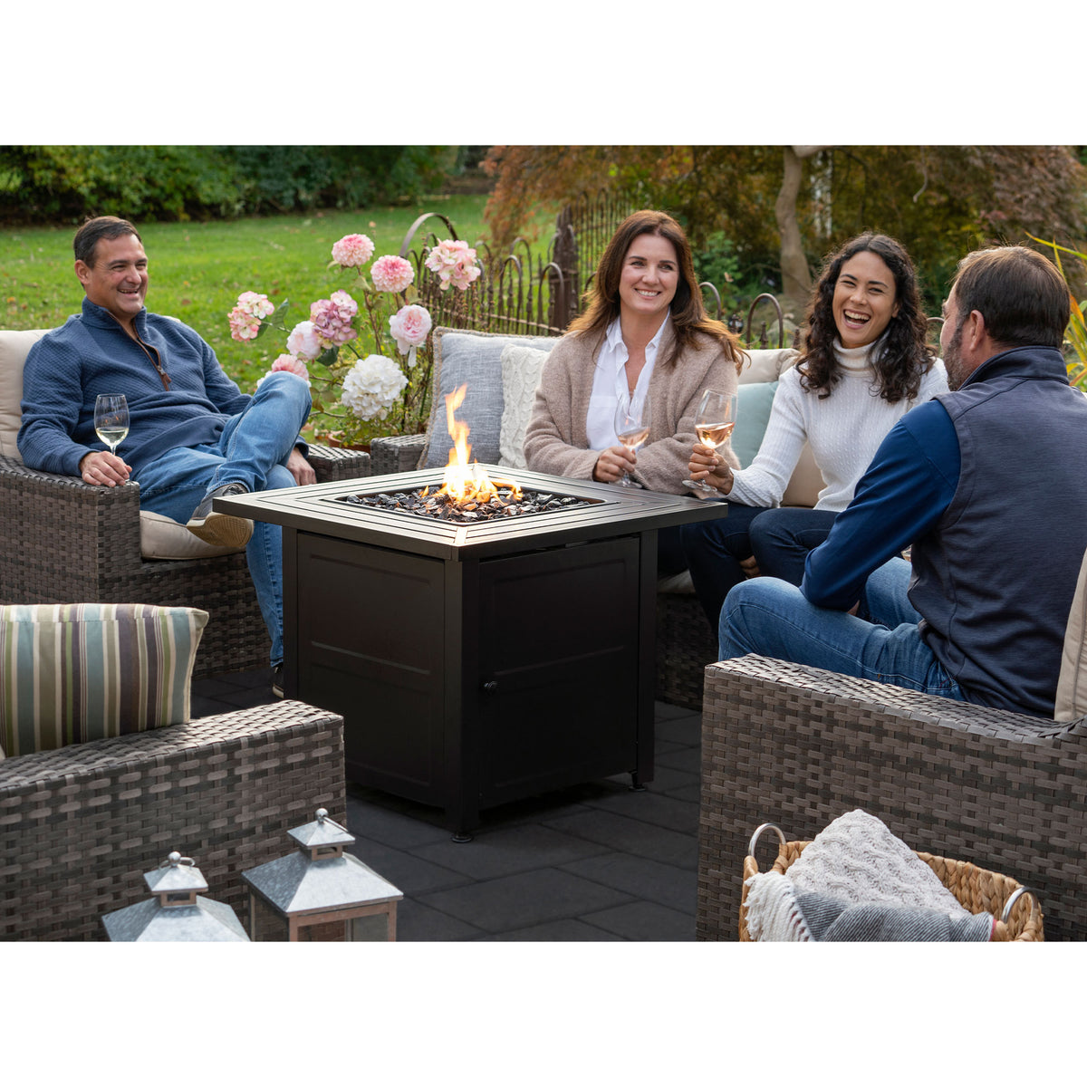 Blue Rhino Endless Summer Propane Gas Lava Rock Outdoor Fire Pit (Damaged)