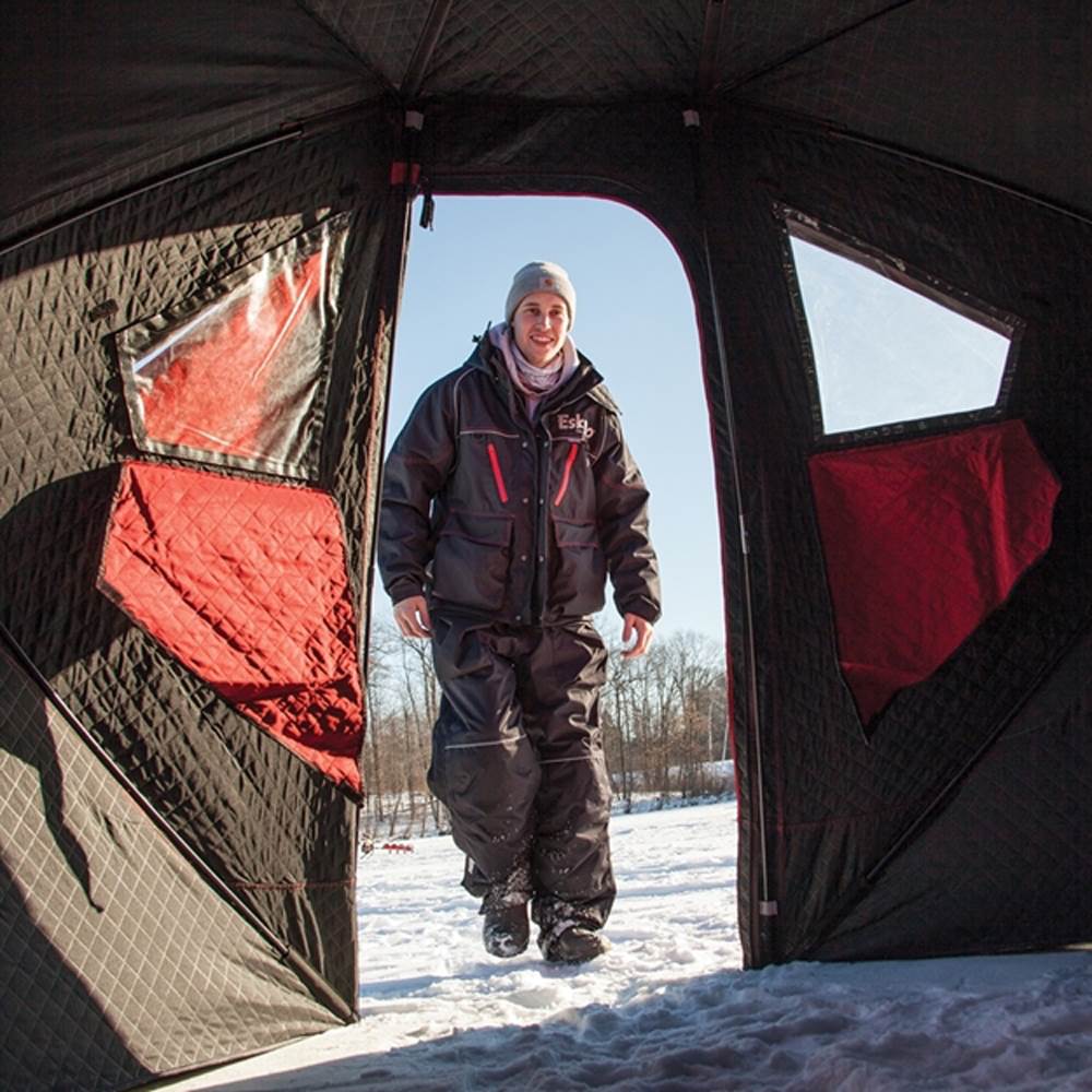 Eskimo 32100 Outbreak 450i 5-Person Insulated Ice Fishing Shelter (Open Box)