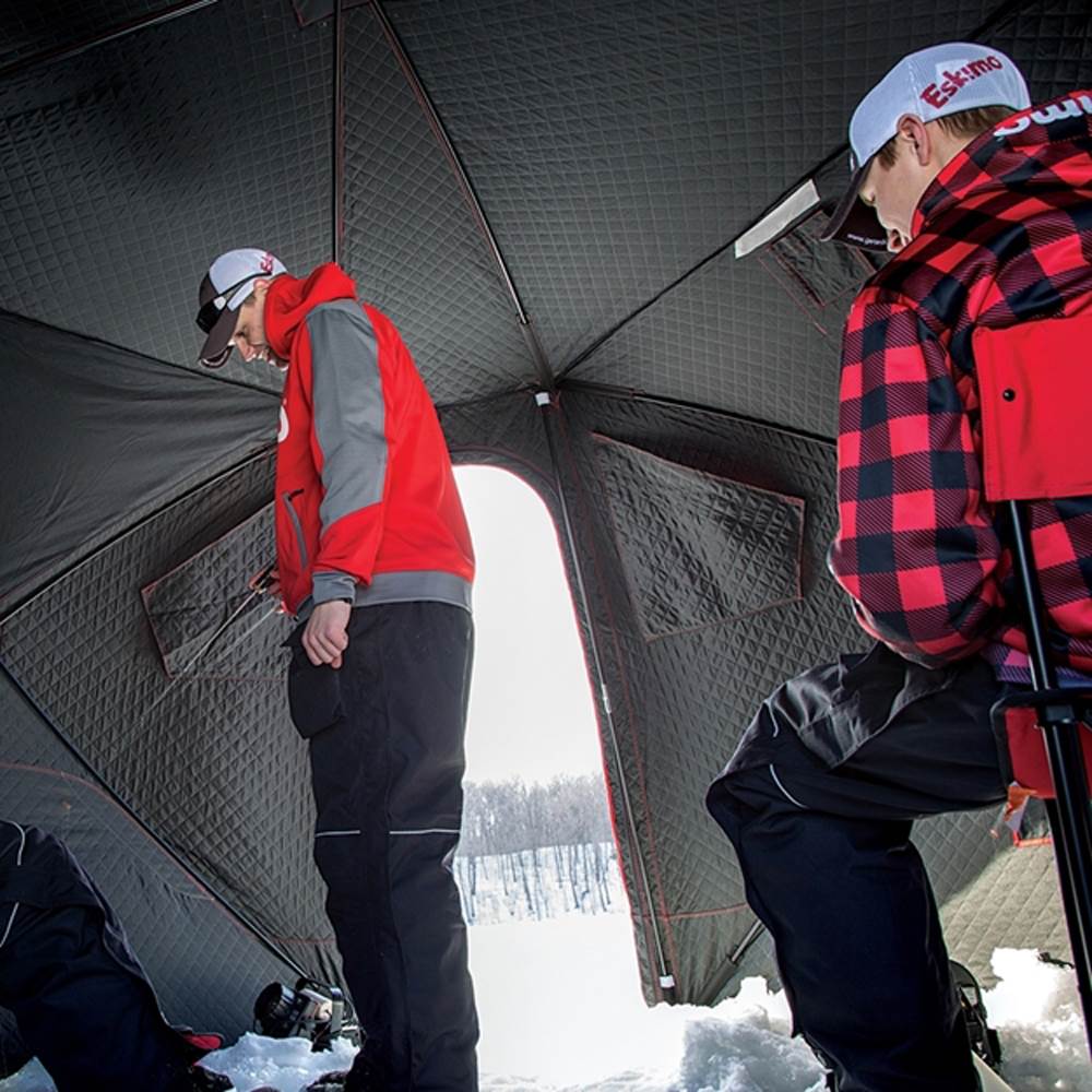 Eskimo 32100 Outbreak 450i 5-Person Insulated Ice Fishing Shelter (Open Box)