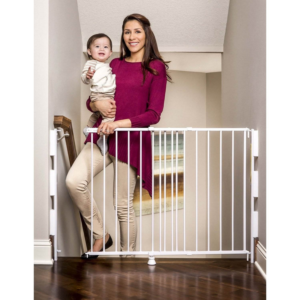Regalo Top of Stairs 43 x 30.5 Inches Metal Frame Adjustable Baby Gate, White
