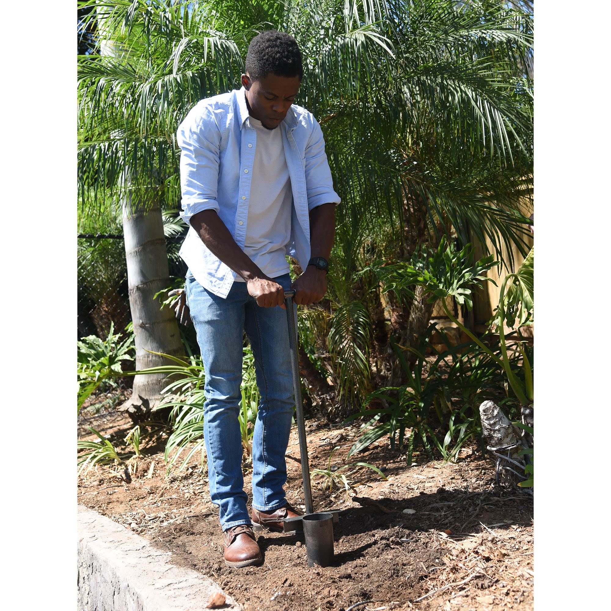 Yard Butler Heavy Duty Long Handled Bulb Garden Yard Planter Tool (Open Box)
