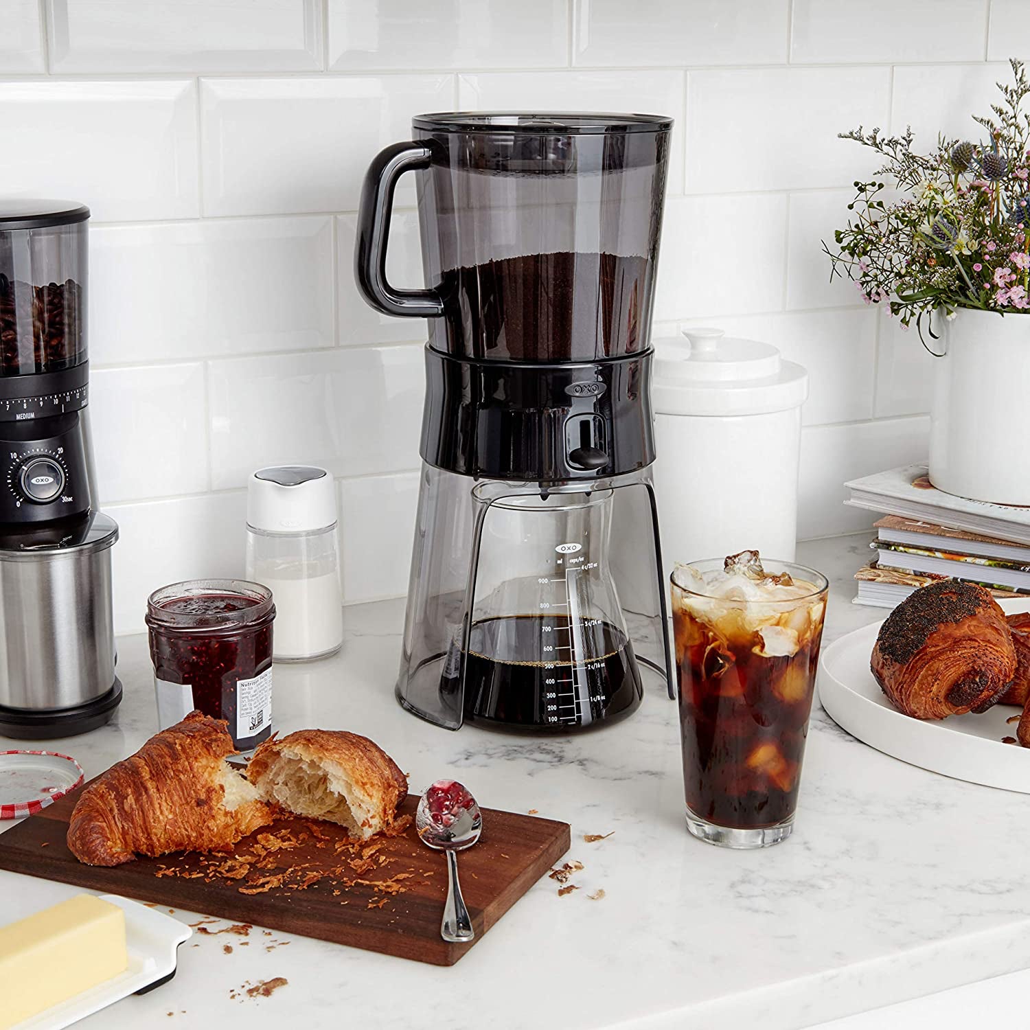 OXO 1272880 Portable 32 Ounce Hot or Cold Brew Coffee Machine with Glass Carafe