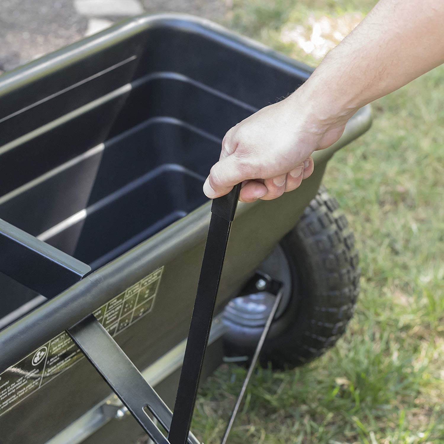 Agri-fab 175 Pound Capacity Tow Drop Spreader Rustproof (Open Box)