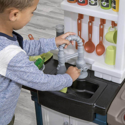 Step2 Plastic Pretend Play Modern Metro Kitchen (Open Box) - VMInnovations