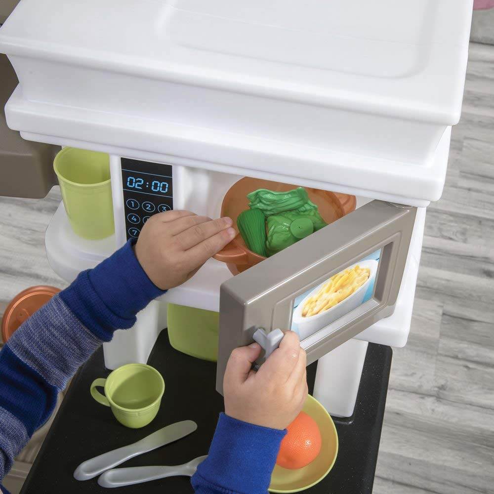 Step2 Plastic Pretend Play Modern Metro Kitchen (Open Box)