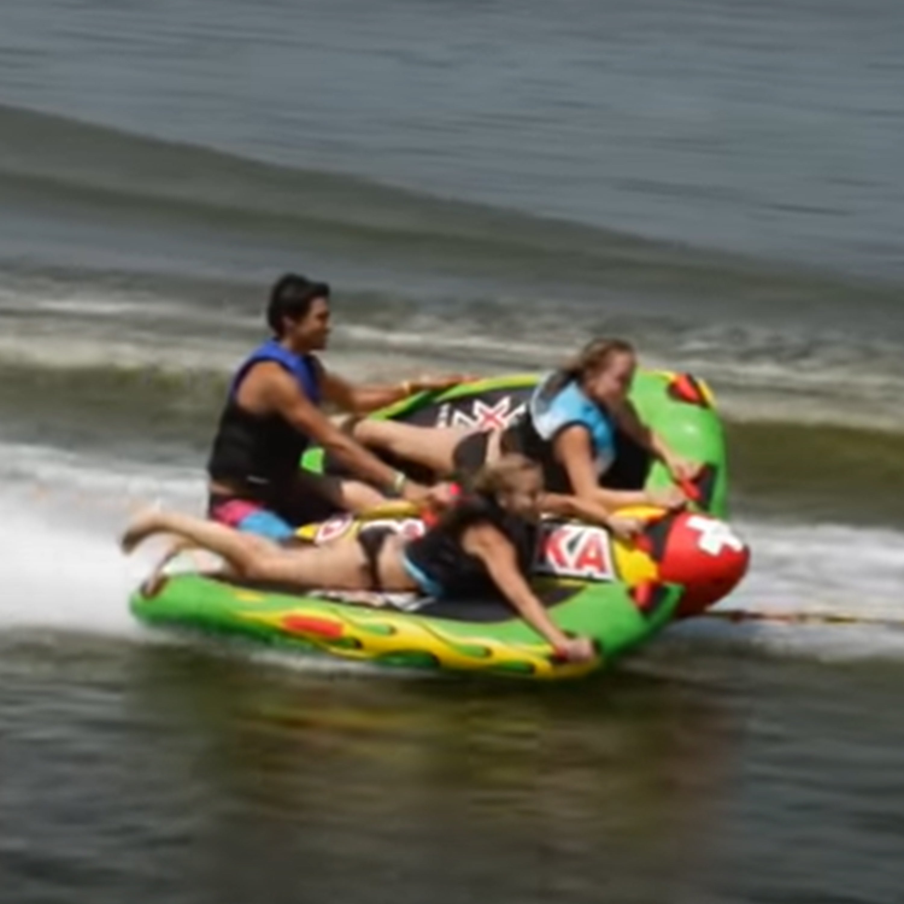 WOW Watersports Big Bazooka Steerable 1 to 4 Person Towable Tube, Green (Used)