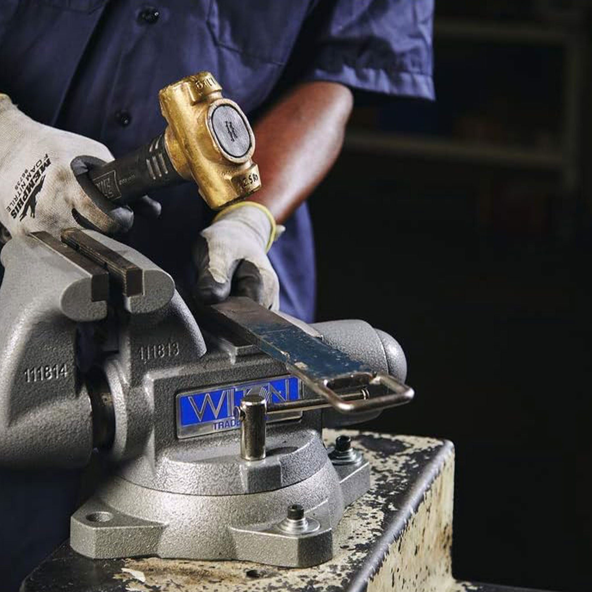 Wilton Tradesman 6.5in Jaw Width Steel Swivel Base Anvil Bench Vise (Open Box)