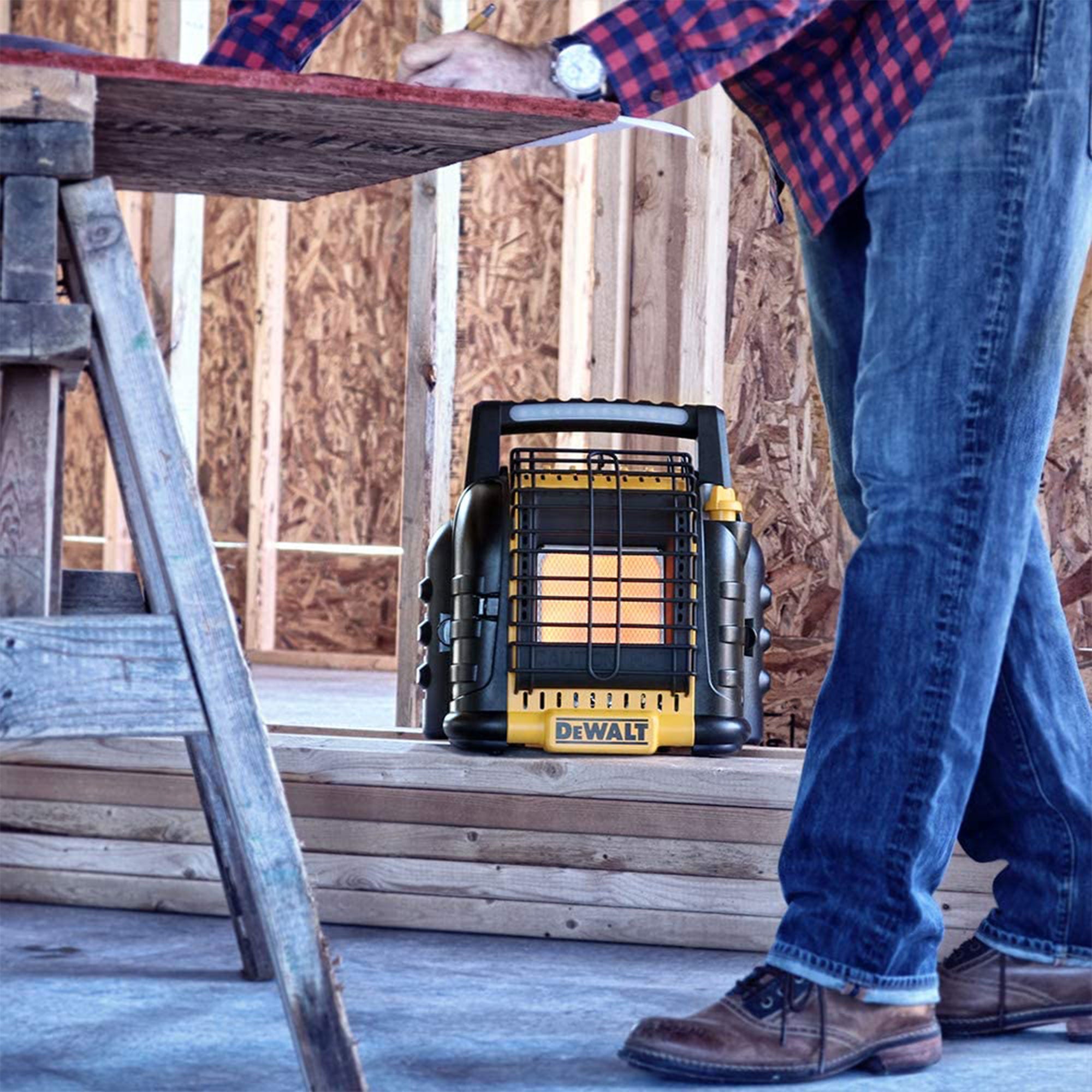 Dewalt 12,000 BTU Portable Cordless Heavy Duty Radiant Heater, Black (For Parts) - VMInnovations