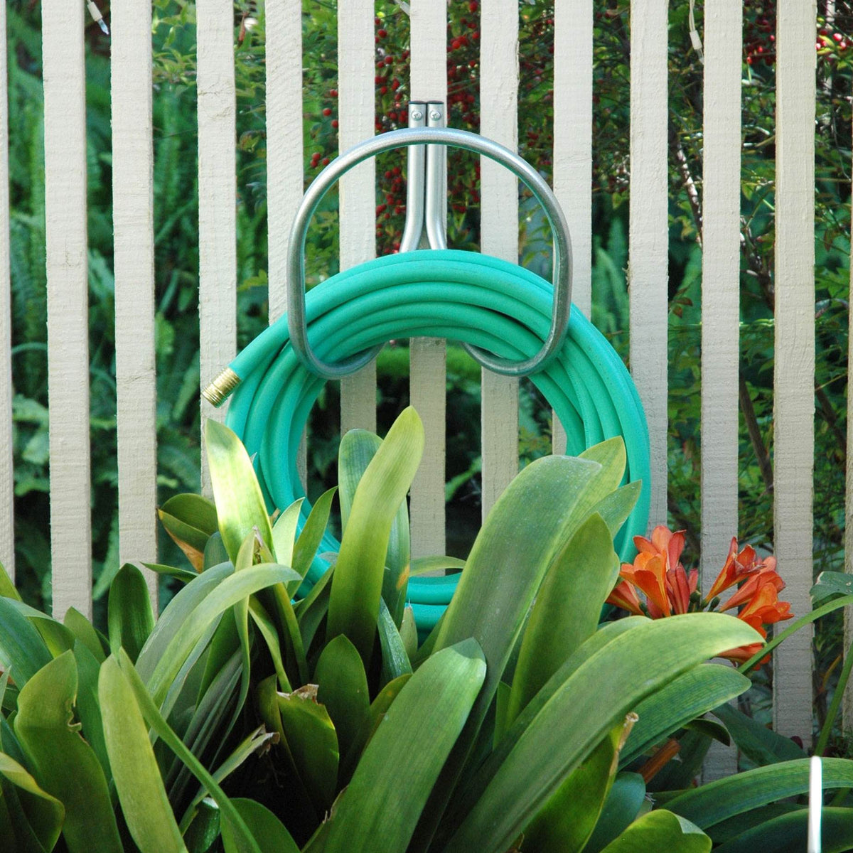 Yard Butler HHRP-4 Rust Proof Steel Wall Mounted Garden Hose Hanger (Open Box)