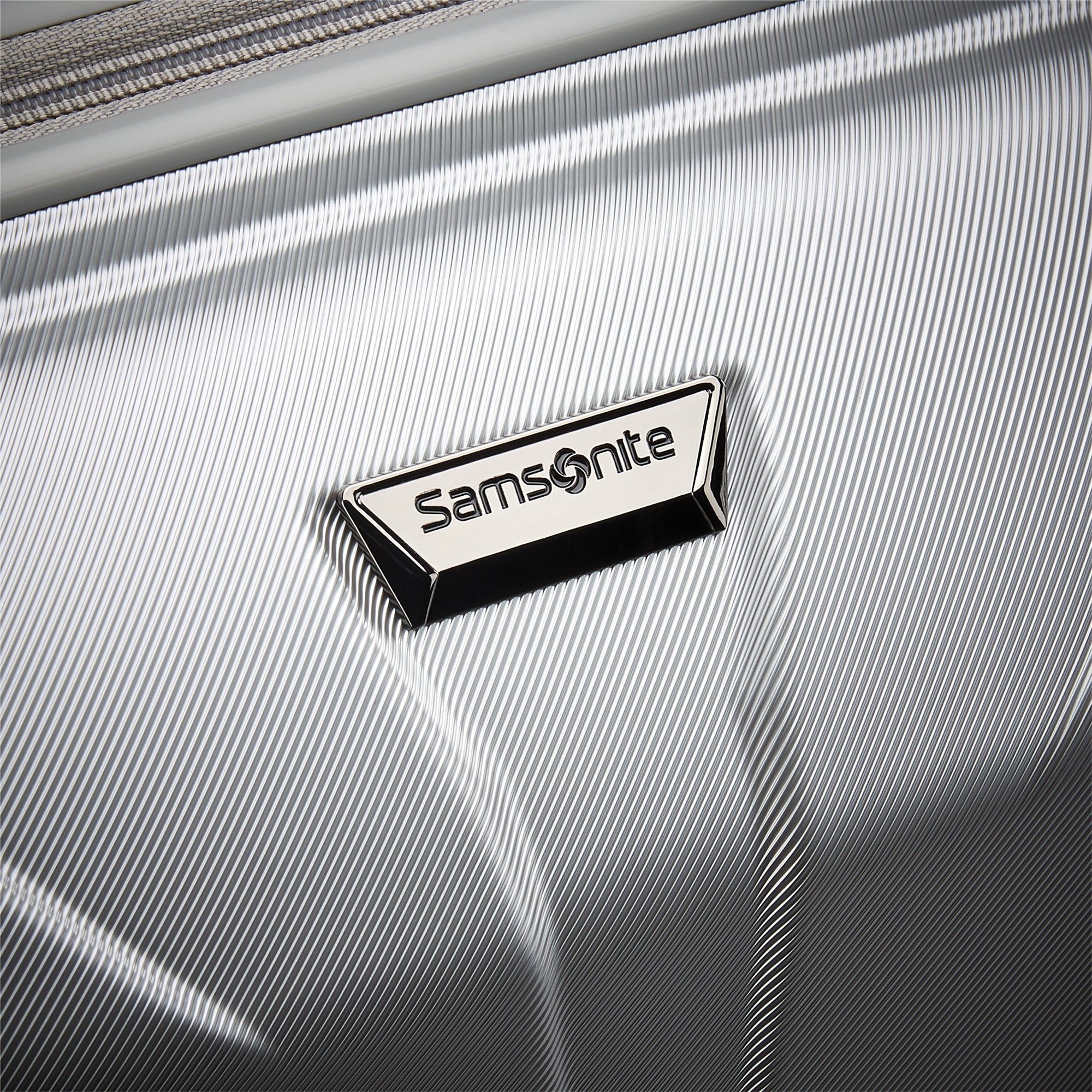 Samsonite Xcalibur XBT Spinner Hard Side Travel Carry On Suitcase (Open Box) - VMInnovations