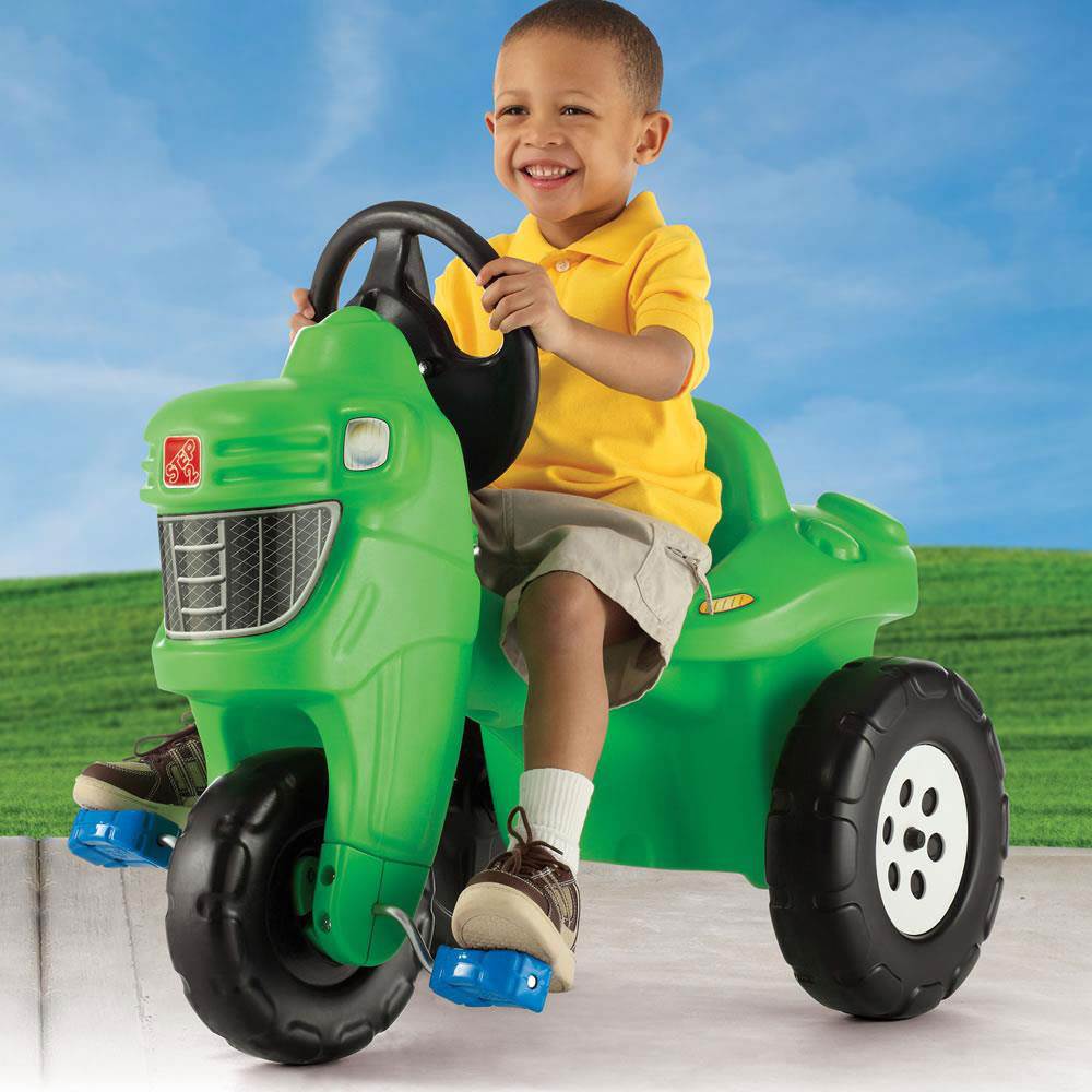 Step2 Outdoor & Indoor Children's Toy Ride On Steerable Pedal Farm Tractor