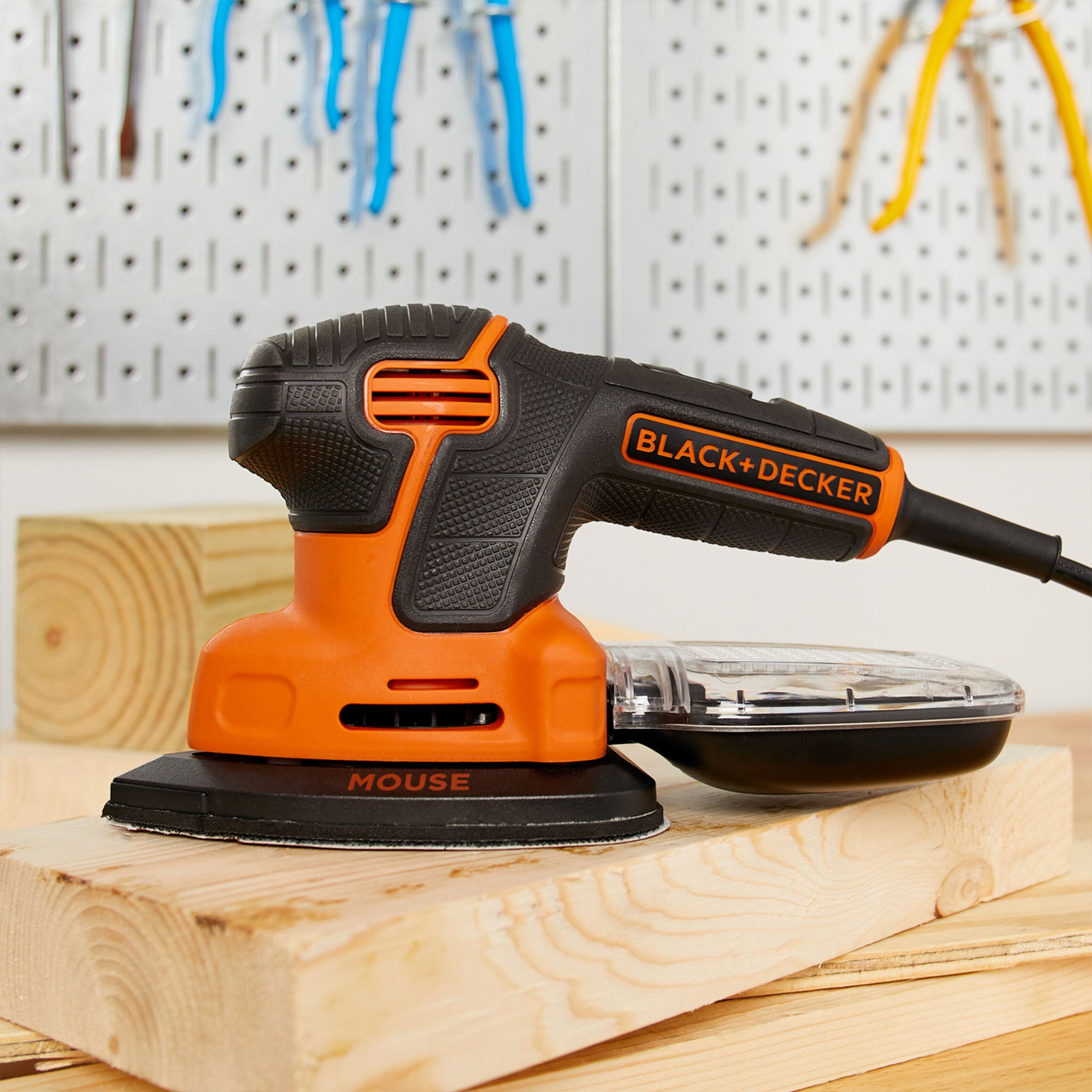 Black & Decker BDEMS600 Mouse Corded Compact Detail Palm Finishing Wood Sander