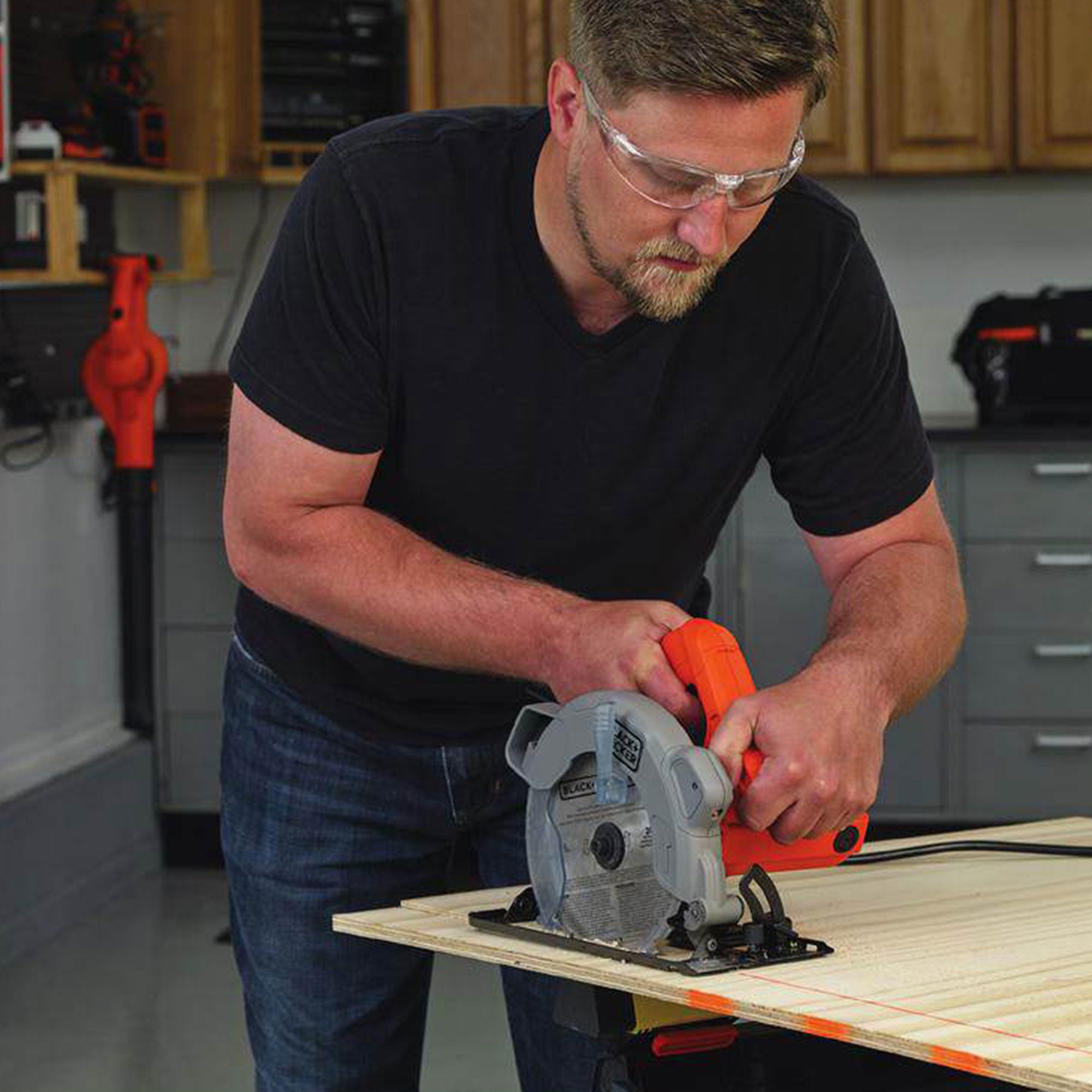 Black and Decker 13 Amp 7 1/4 Inch Corded Circular Saw w/ Laser Guide (Open Box) - VMInnovations