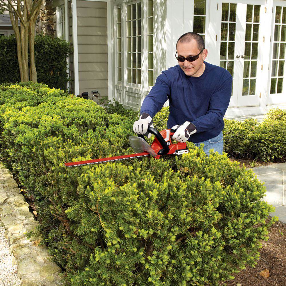Black and Decker 22 Inch 20 Volt Lithium Ion Battery Powered Hedge Trimmer