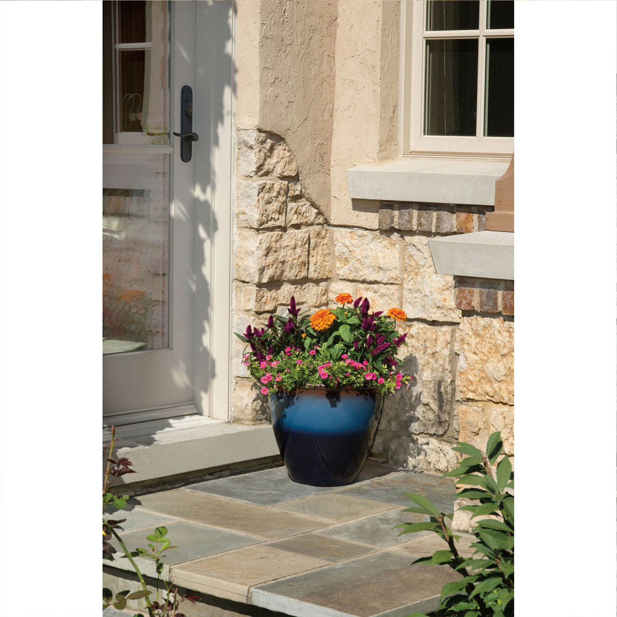 Suncast Seneca 16 Inch Ombre Decorative Planter, Blue and Brown (Used)