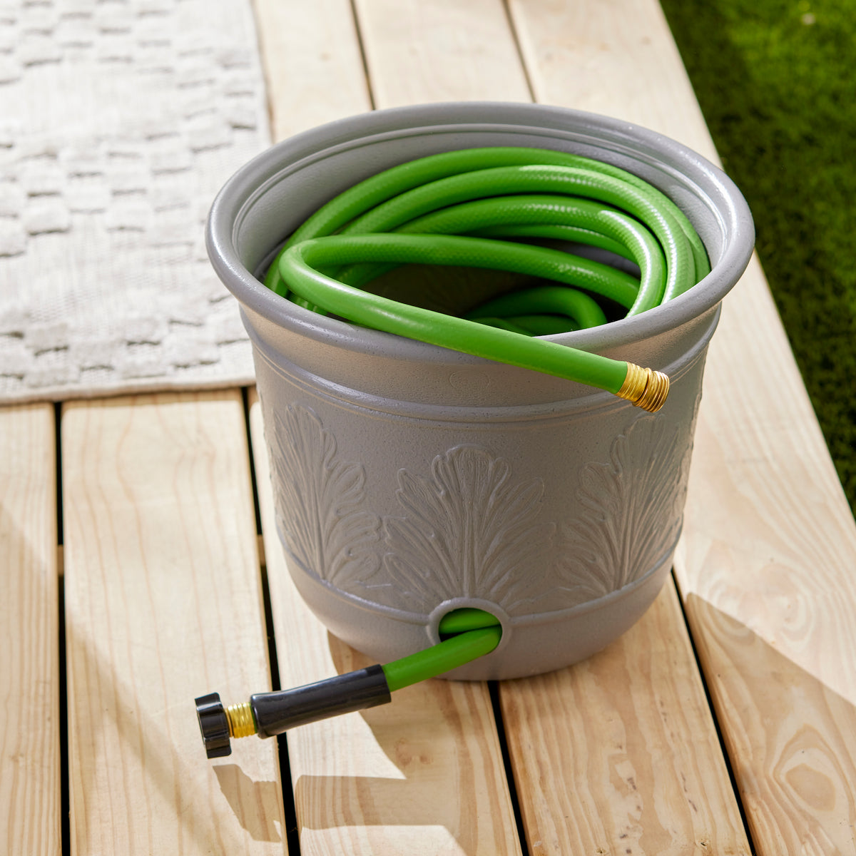 Suncast 300 Foot Heavy Duty 5 Gallon Garden Hose Pot, Gray Speckle (Used)