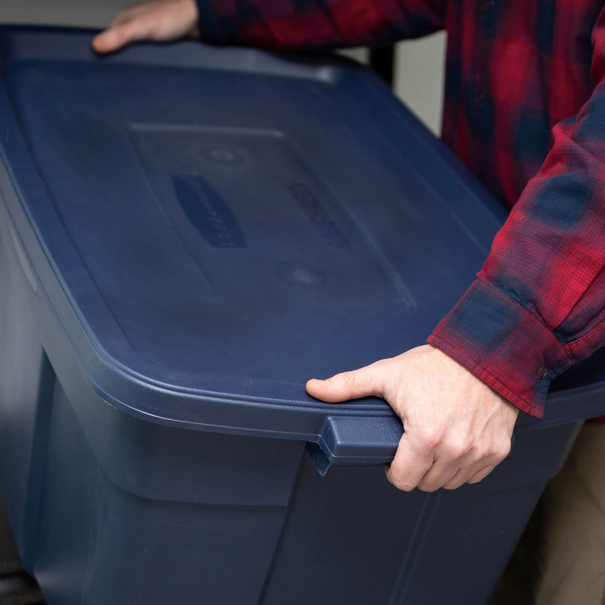 Rubbermaid 31 Gallon Stackable Storage Container, Dark Indigo Metallic (6 Pack)
