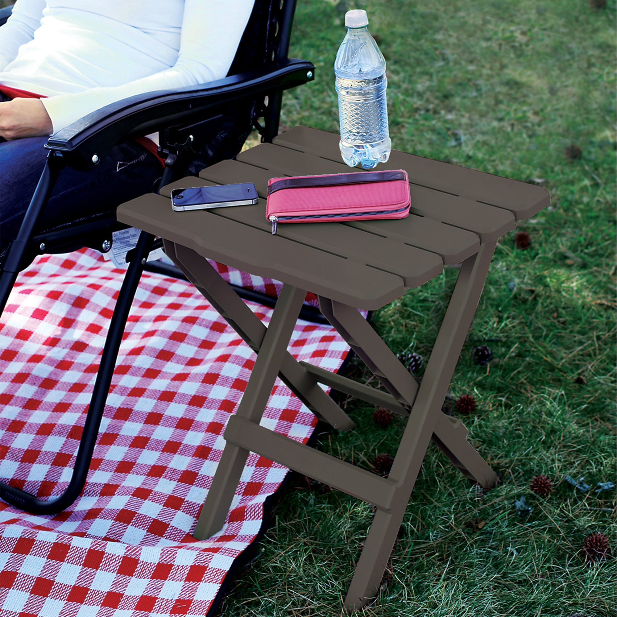 Camco 51886 Large Adirondack Portable Outdoor Furniture Folding Table, Mocha
