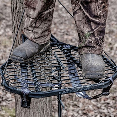 Hawk COMBAT Steel Hang-On Hunting Treestand & Full-Body Safety Harness (Used) - VMInnovations