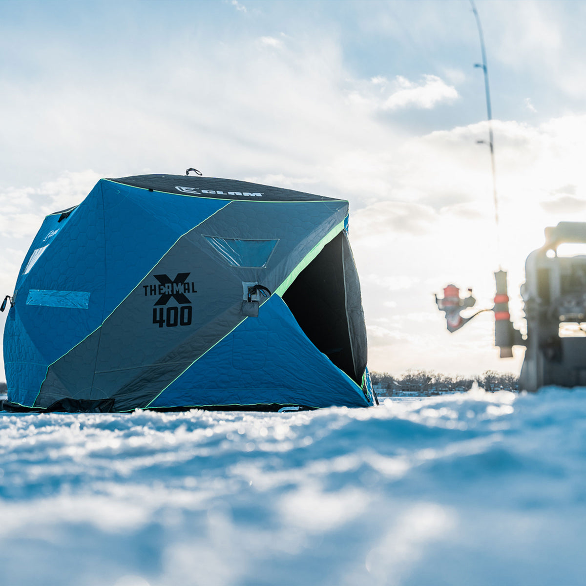 CLAM X-400 Portable 8 Ft 6 Person Pop Up Ice Fishing Thermal Hub Shelter Tent (Refurbished)