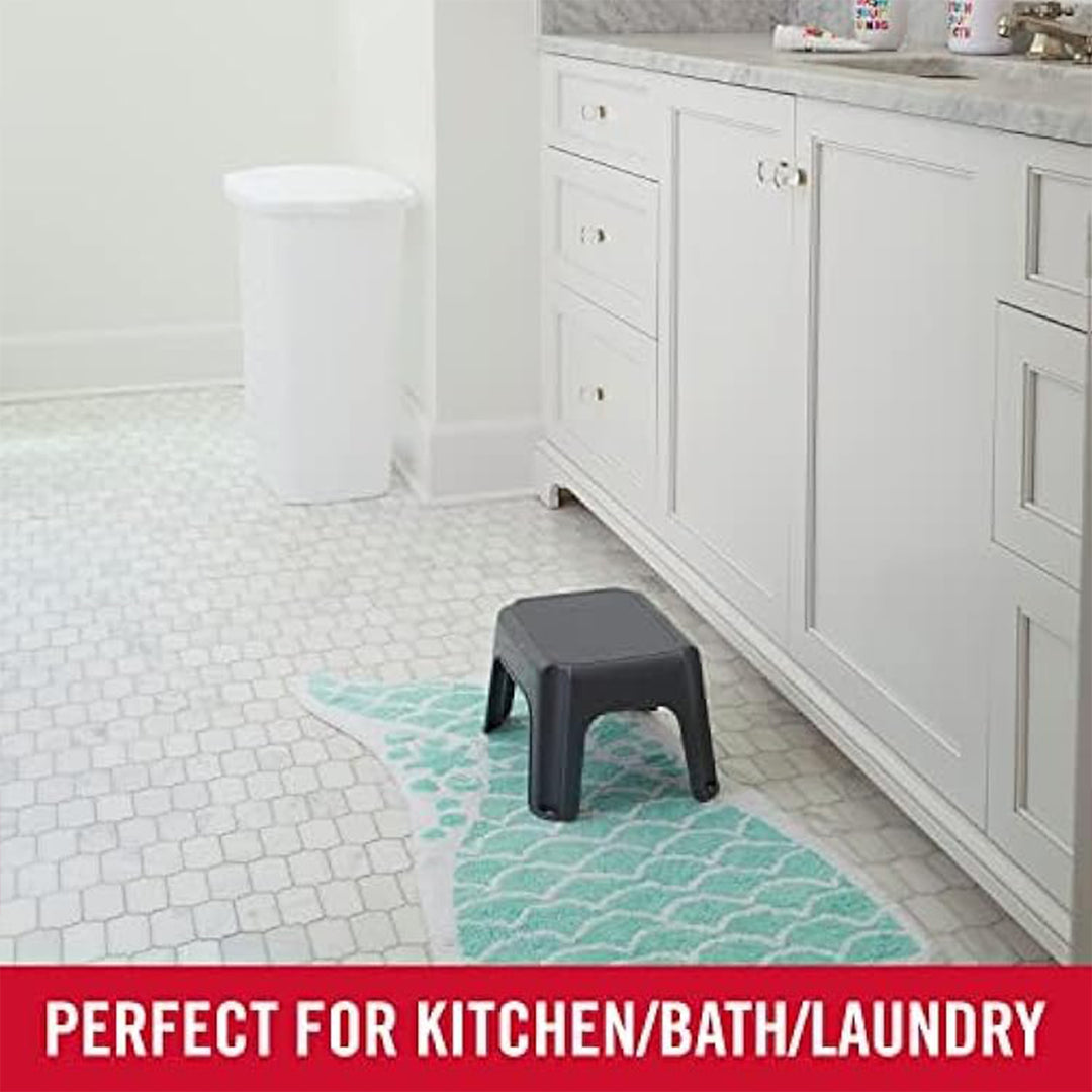Rubbermaid Durable Plastic Small Step Stool w/ 250-LB Weight Capacity (Open Box)
