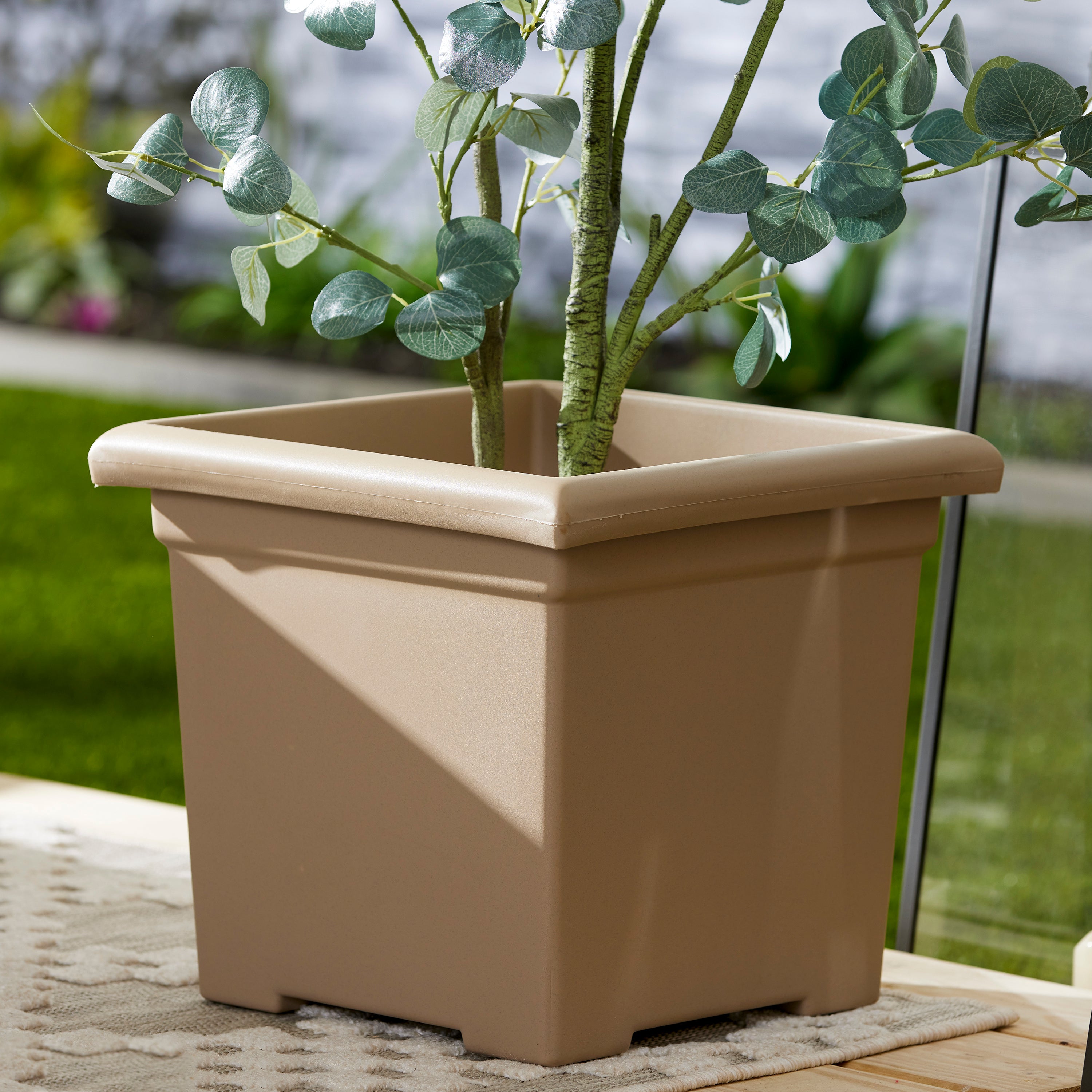 HC Companies 15.5-Inch Outdoor Square Accent Planter, Sandstone Tan (Open Box) - VMInnovations