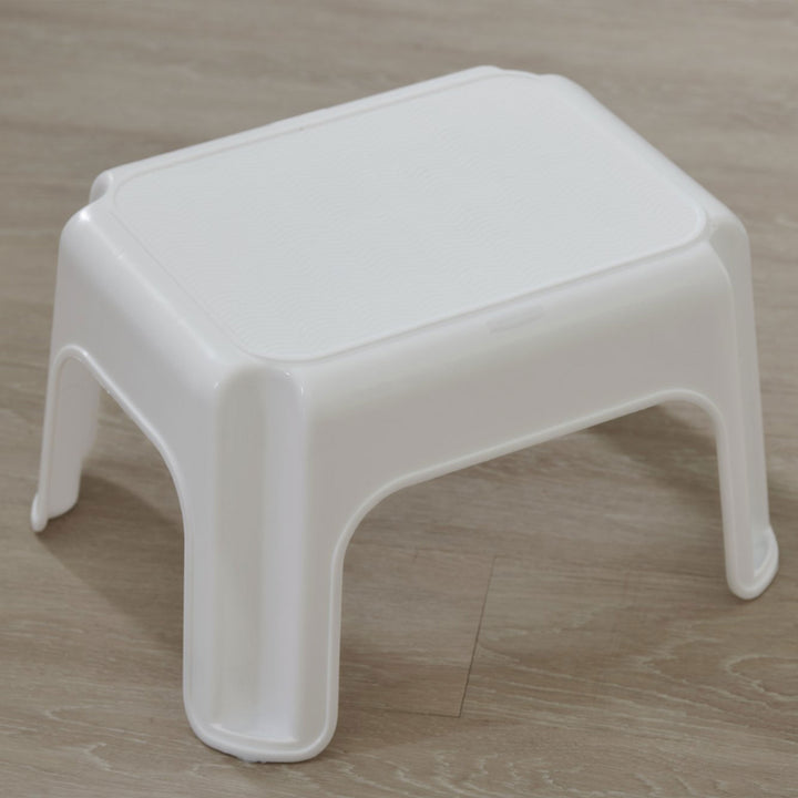 Rubbermaid Durable Roughneck Plastic Family Sturdy Small Step Stool, White(Used)