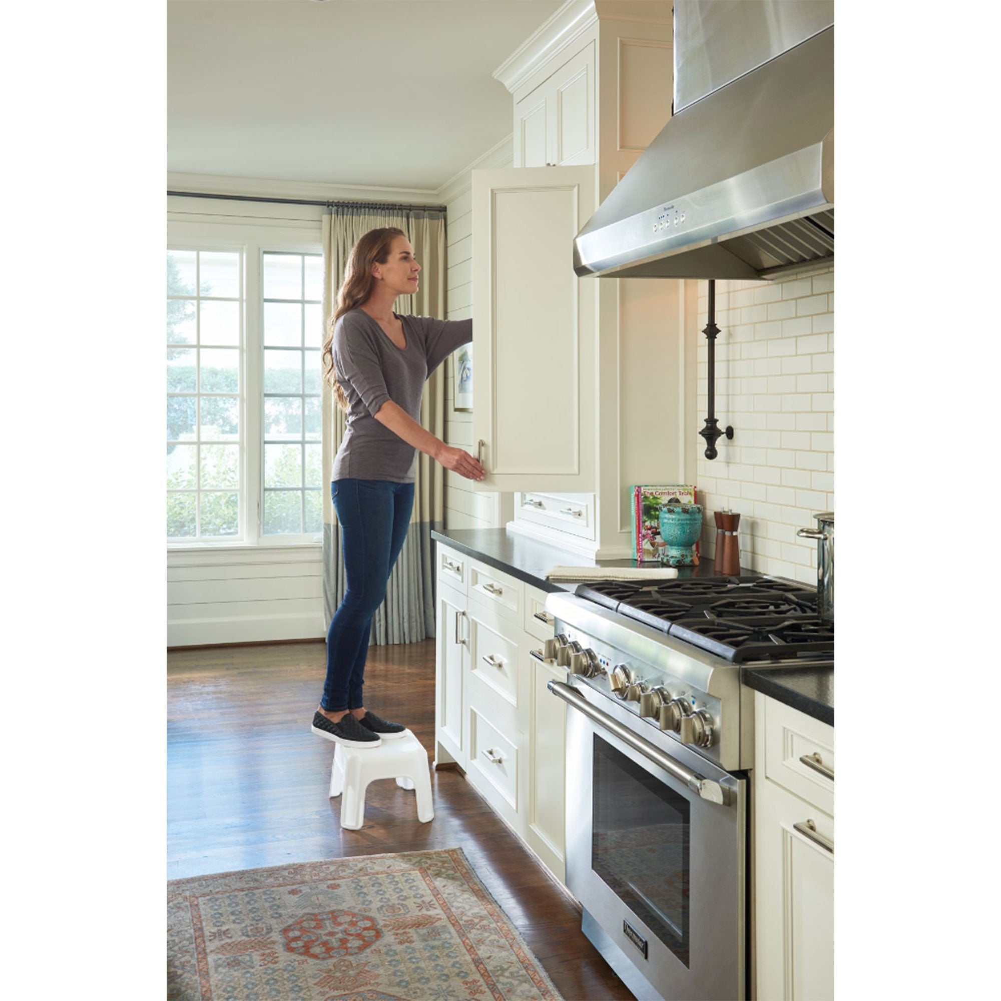 Rubbermaid Durable Plastic Step Stool w/ 300-LB Weight Capacity, White (4-Pack)