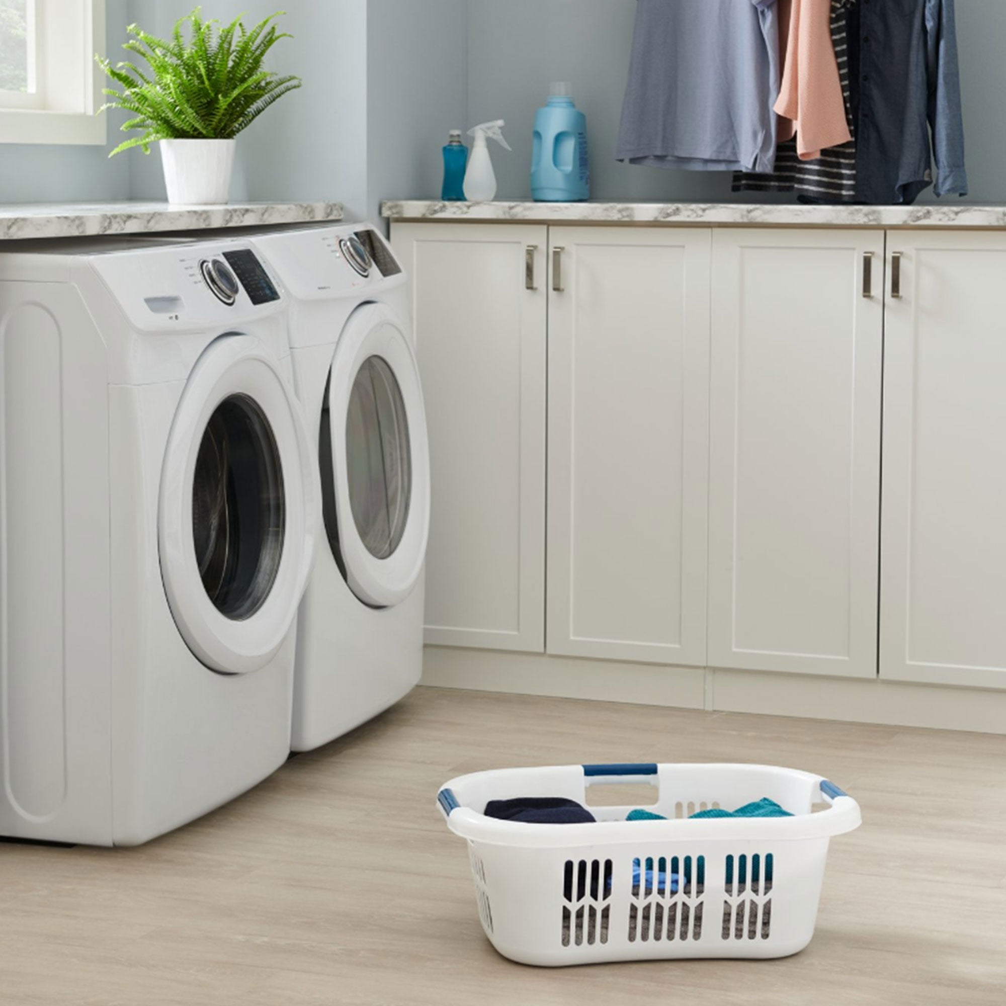 Rubbermaid 2.1 Bushel Small Hip-Hugger Plastic Laundry Basket, White (Open Box) - VMInnovations