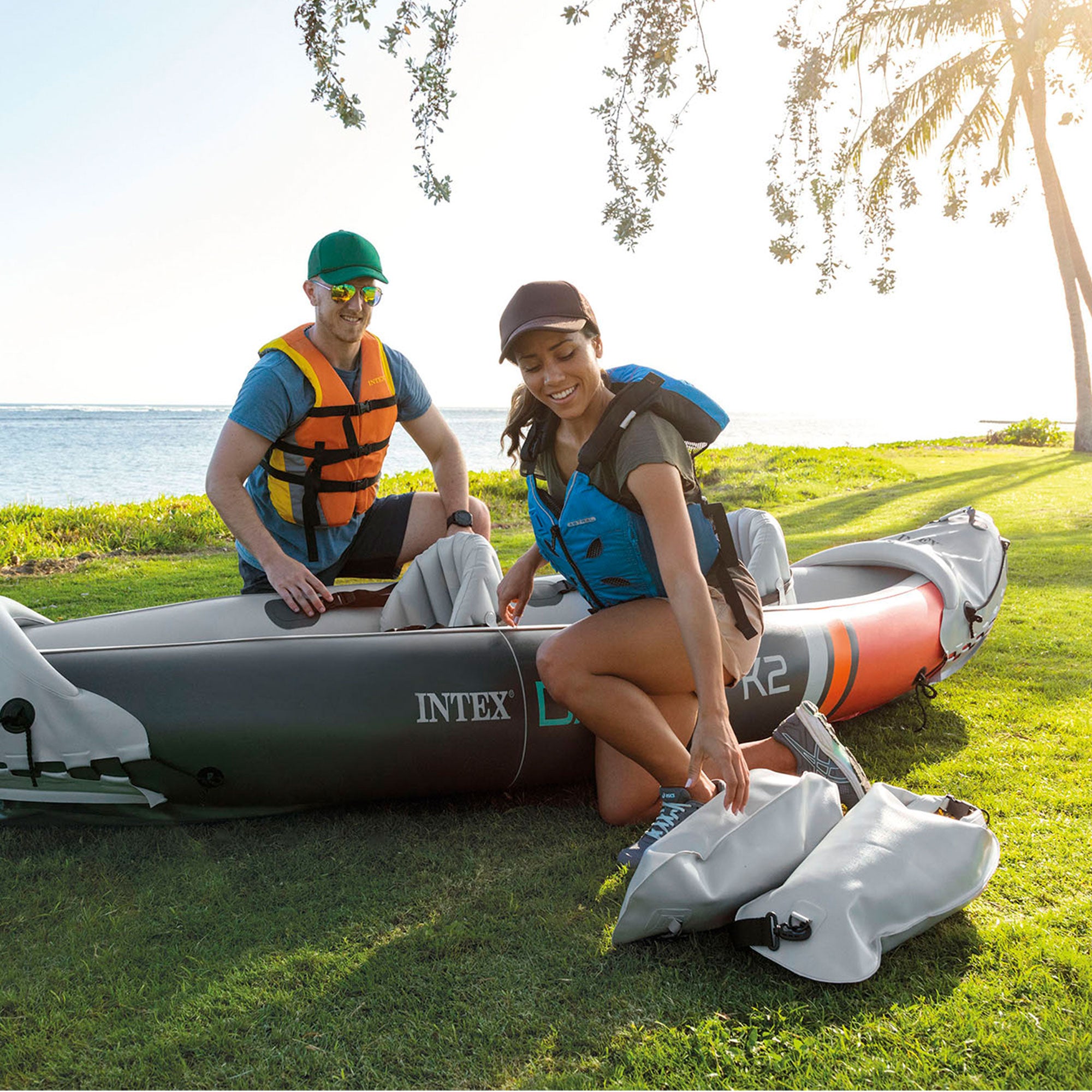 Intex Dakota K2 Vinyl Inflatable Kayak and Accessory Kit w/ Oars & Pump(Damaged)