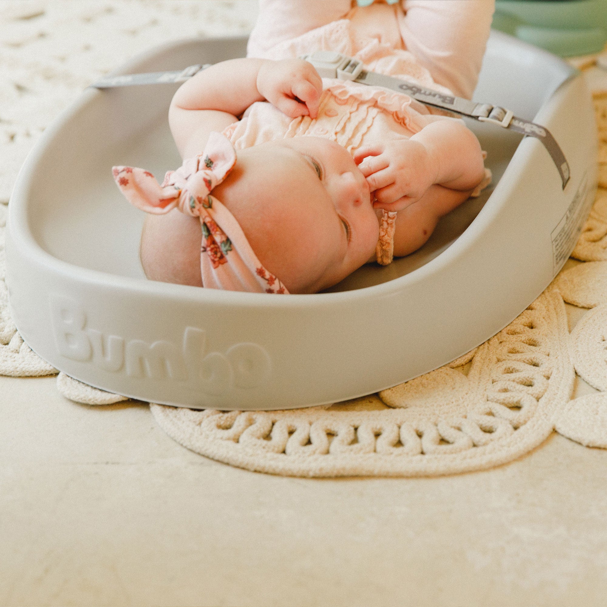 Bumbo Baby Infant Soft Foam Changing Pad with Restrain Belt, Gray (Used)