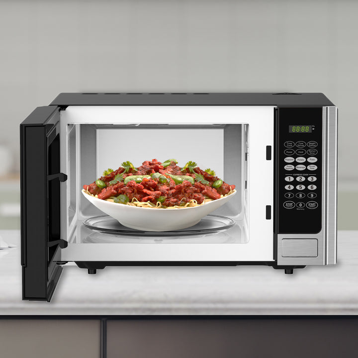 Black and Decker 900 Watt 0.9 Cubic Feet Counter Microwave Oven (Open Box)