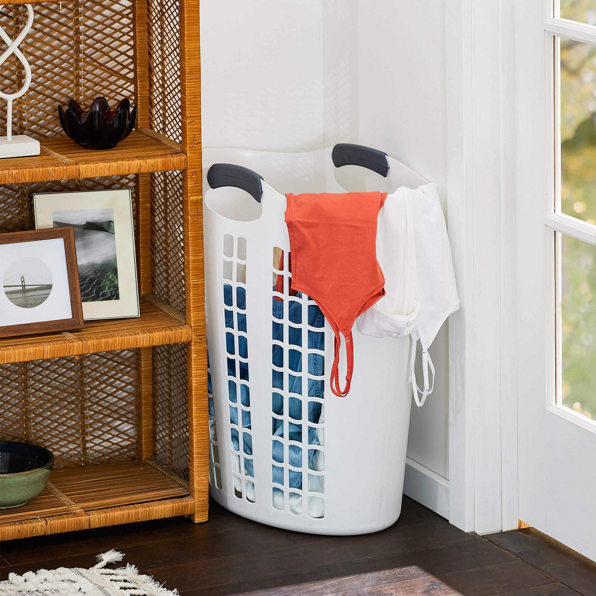Gracious Living Flex 87 L Plastic Dirty Clothes Laundry Hamper, White (Damaged)