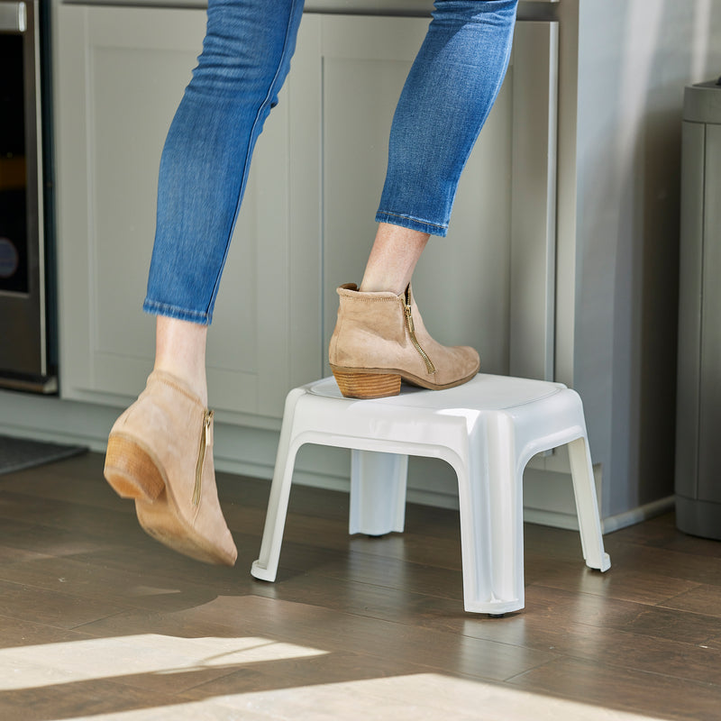 Gracious Living 9.5-Inch Plastic 1 Step Portable Home & Kitchen Stool, White