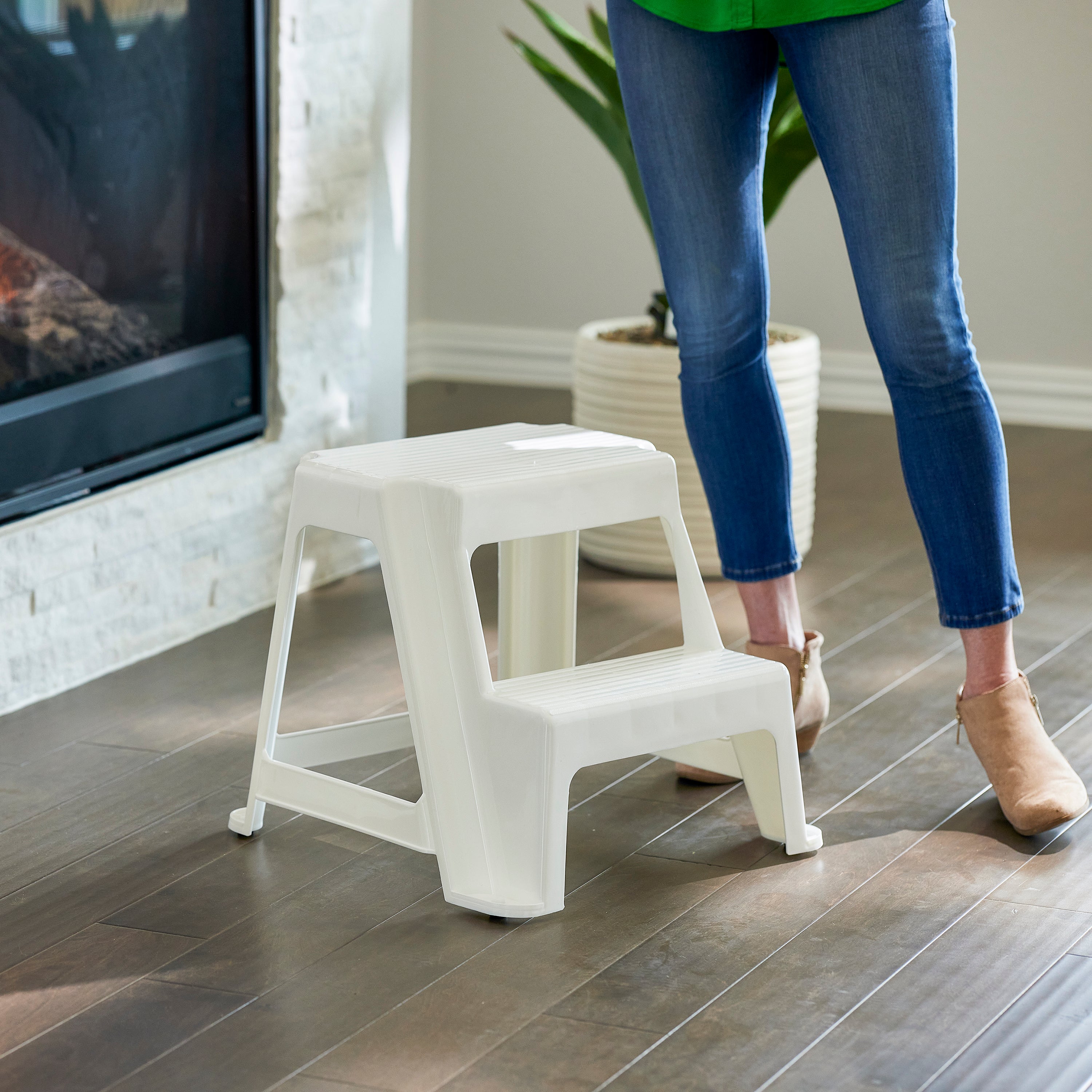 Gracious Living 16-Inch Plastic Two Step Home & Kitchen Stool, White (4 Pack) - VMInnovations