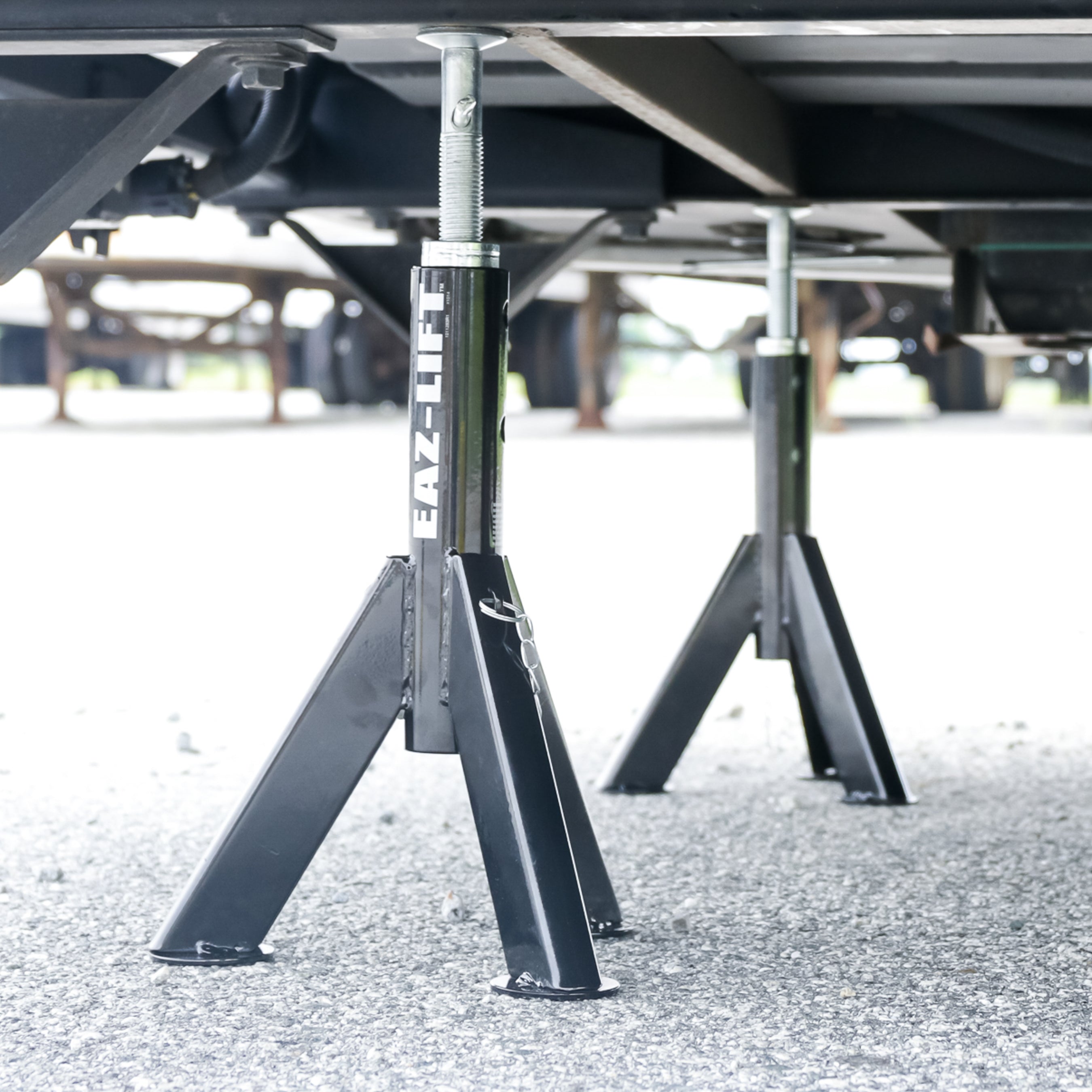 EAZ LIFT Telescopic RV Jack, 16 to 30 Inches, 6,000 Pound Capacity (Used) - VMInnovations