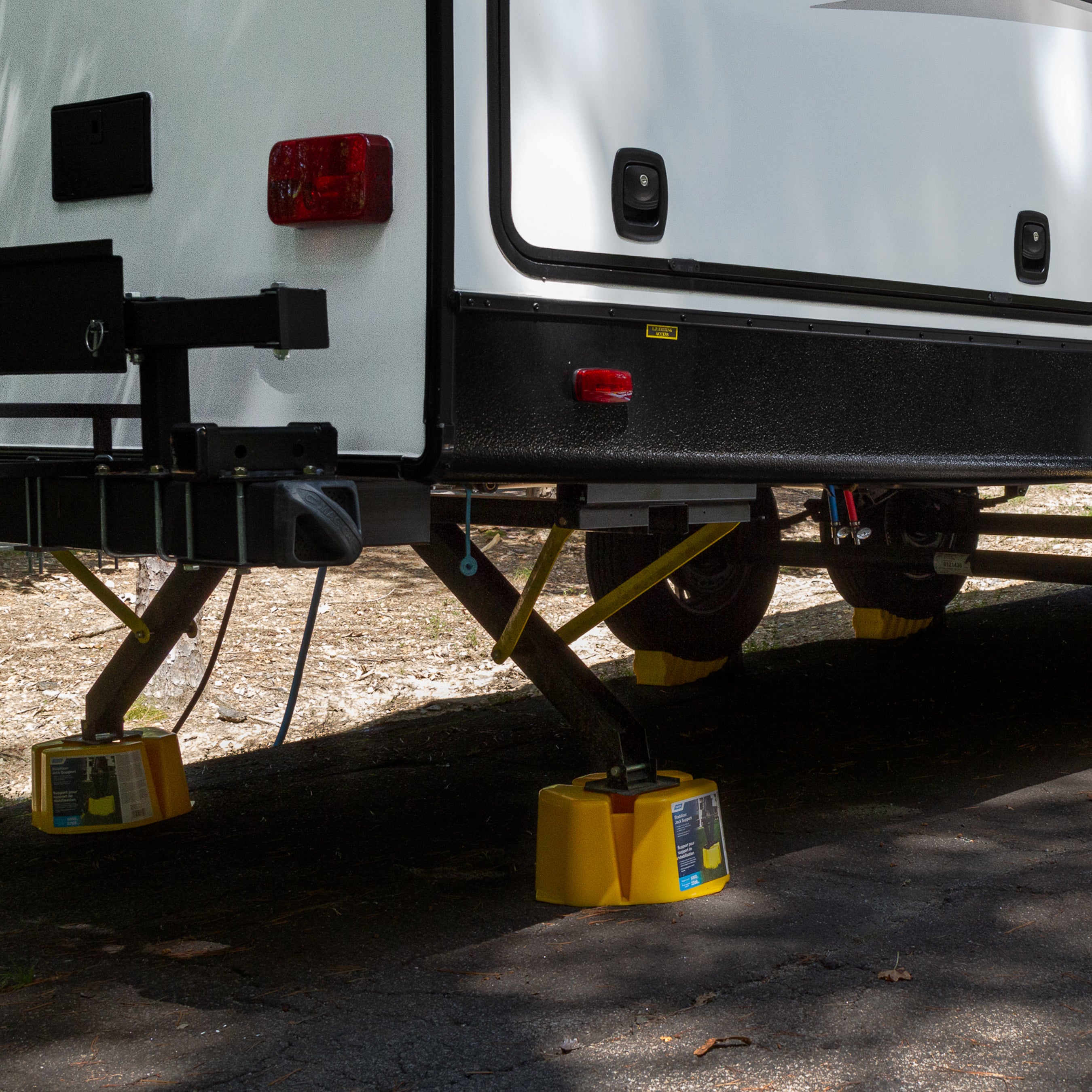 Camco Yellow Leveling Stabilizer Jack Support Stand 5000 LB Load Capacity (Used)