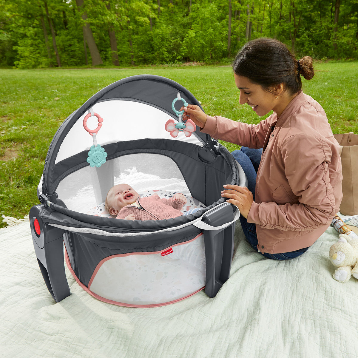 Fisher Price GKH69 2-in-1 Portable On-The-Go Baby Dome Play Area, Rosy Windmill