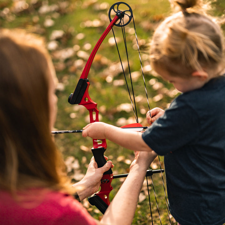 Genesis Kids Right Hand Mini Bow Kit with Quiver and Aluminum Arrows (Used)