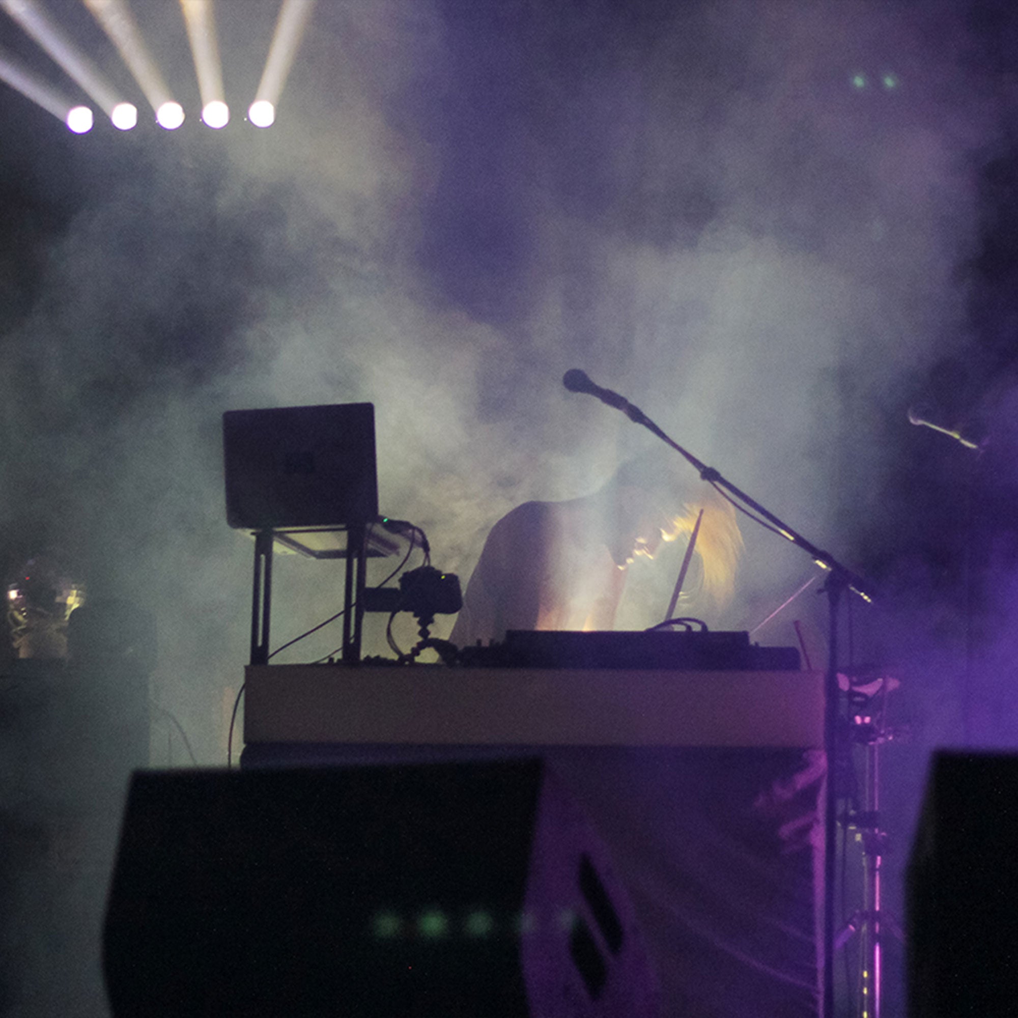 CHAUVET DJ Low Profile Hurricane Light Show 4D Hazer with Timer Remote, Black - VMInnovations