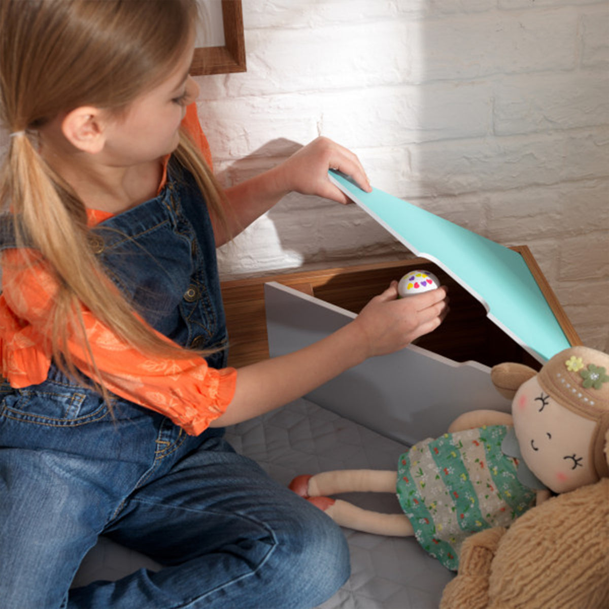 KidKraft 14238 Mid-Century Style Kid Corner Reading Nook, Natural Wood Finish