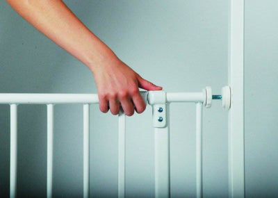 NORTH STATE Easy Close Metal Baby/Child Gate Pet Safety (Open Box)