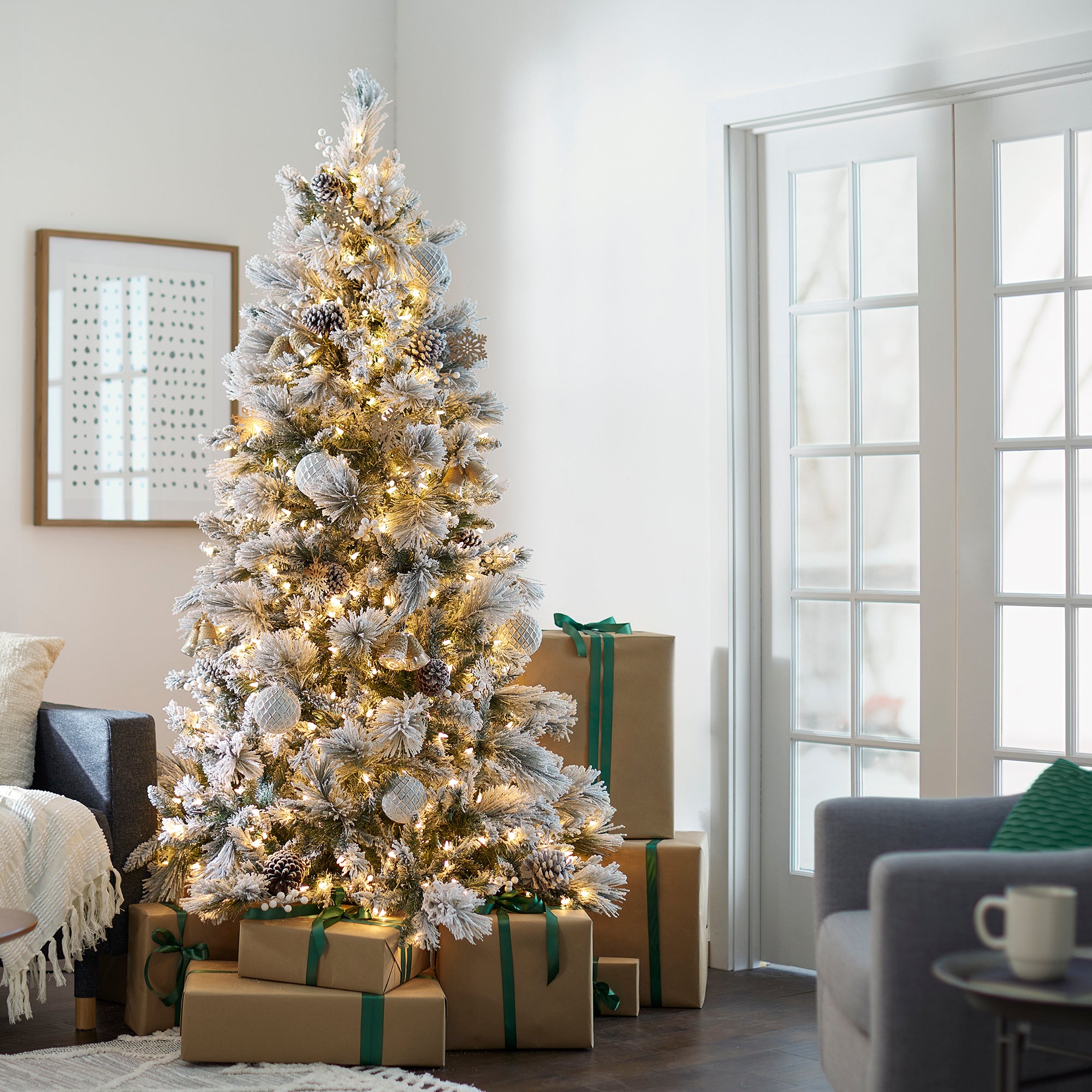 Home Heritage Snowdrift 7.5' PreLit Artificial Tree, Berries/Pinecones (Used) - VMInnovations