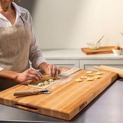 John Boos Maple Wood Edge Grain Cutting Board, 24 x 18 x 1.5 Inches (Used) - VMInnovations