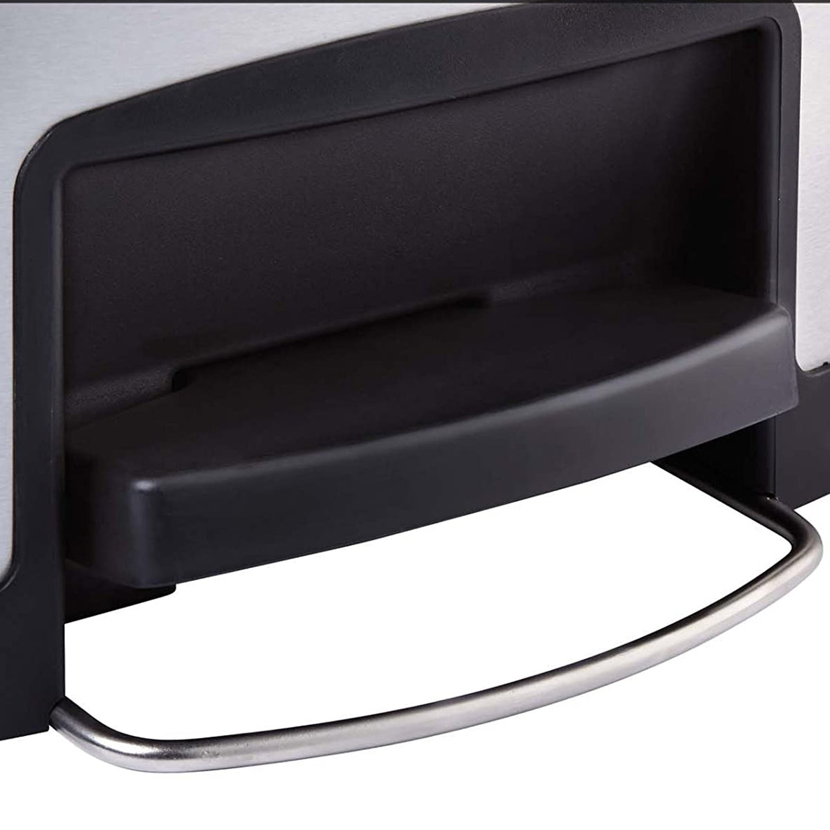 Rubbermaid Slim Jim 24 Gallon Stainless Steel Front Step On, Red (Damaged)