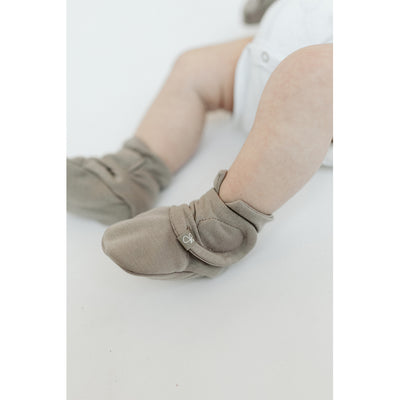 Goumikids Soft Organic Stay On Adjustable Baby Infant Booties, 0-3M Drops/Gray - VMInnovations