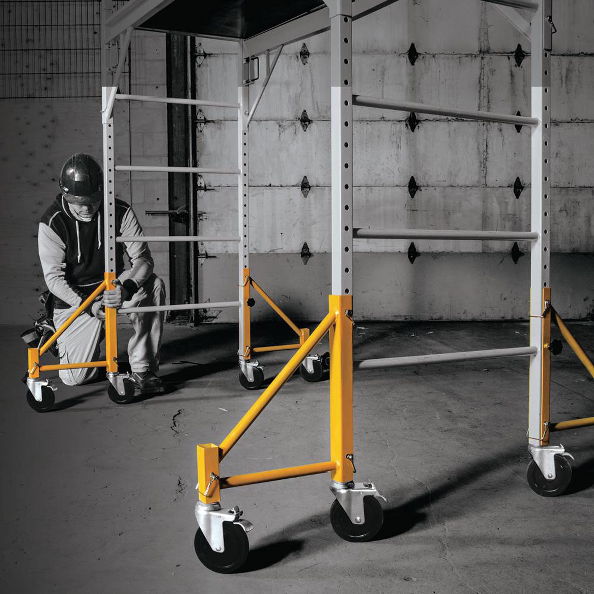 MetalTech Set 14in Scaffolding Outriggers w/ Casters, 4 Pack (Open Box) - VMInnovations