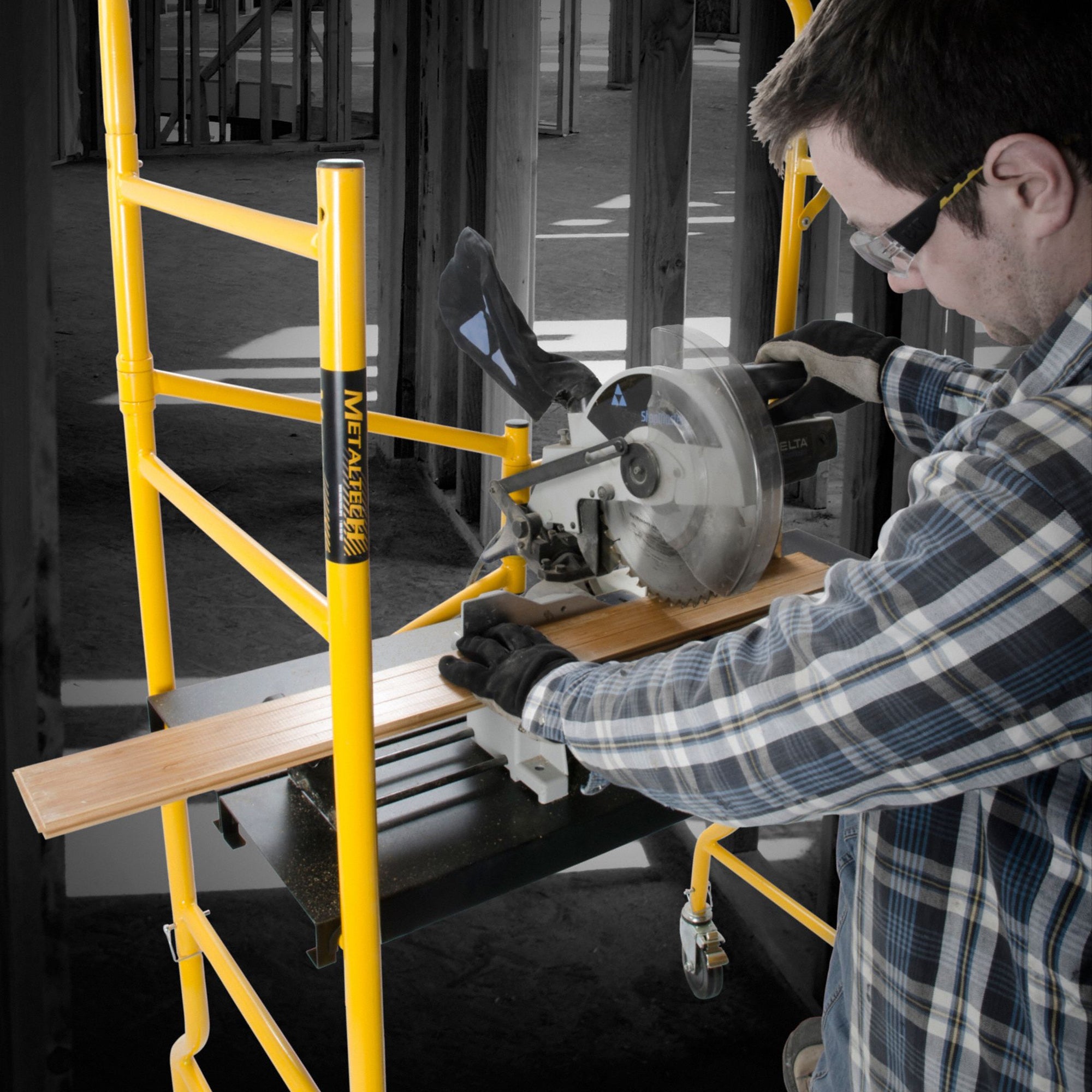 MetalTech Jobsite Series Mobile Scaffolding with Locking Wheels (Open Box) - VMInnovations